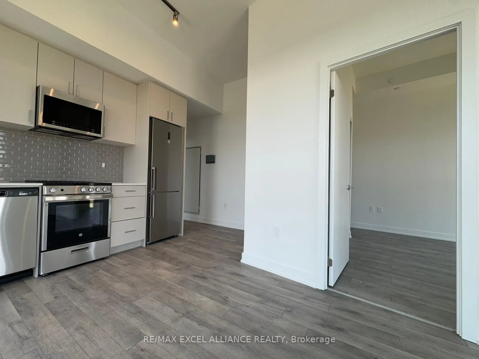 1005 Dundas Street E, #720