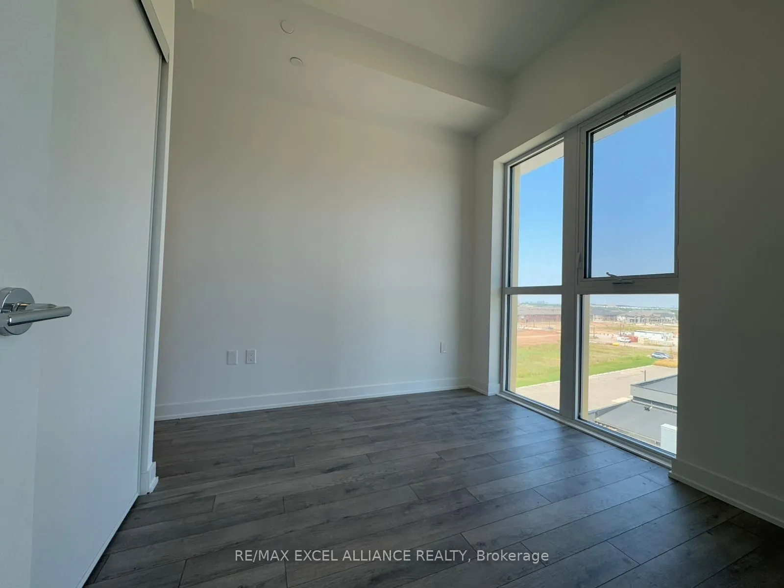 1005 Dundas Street E, #720