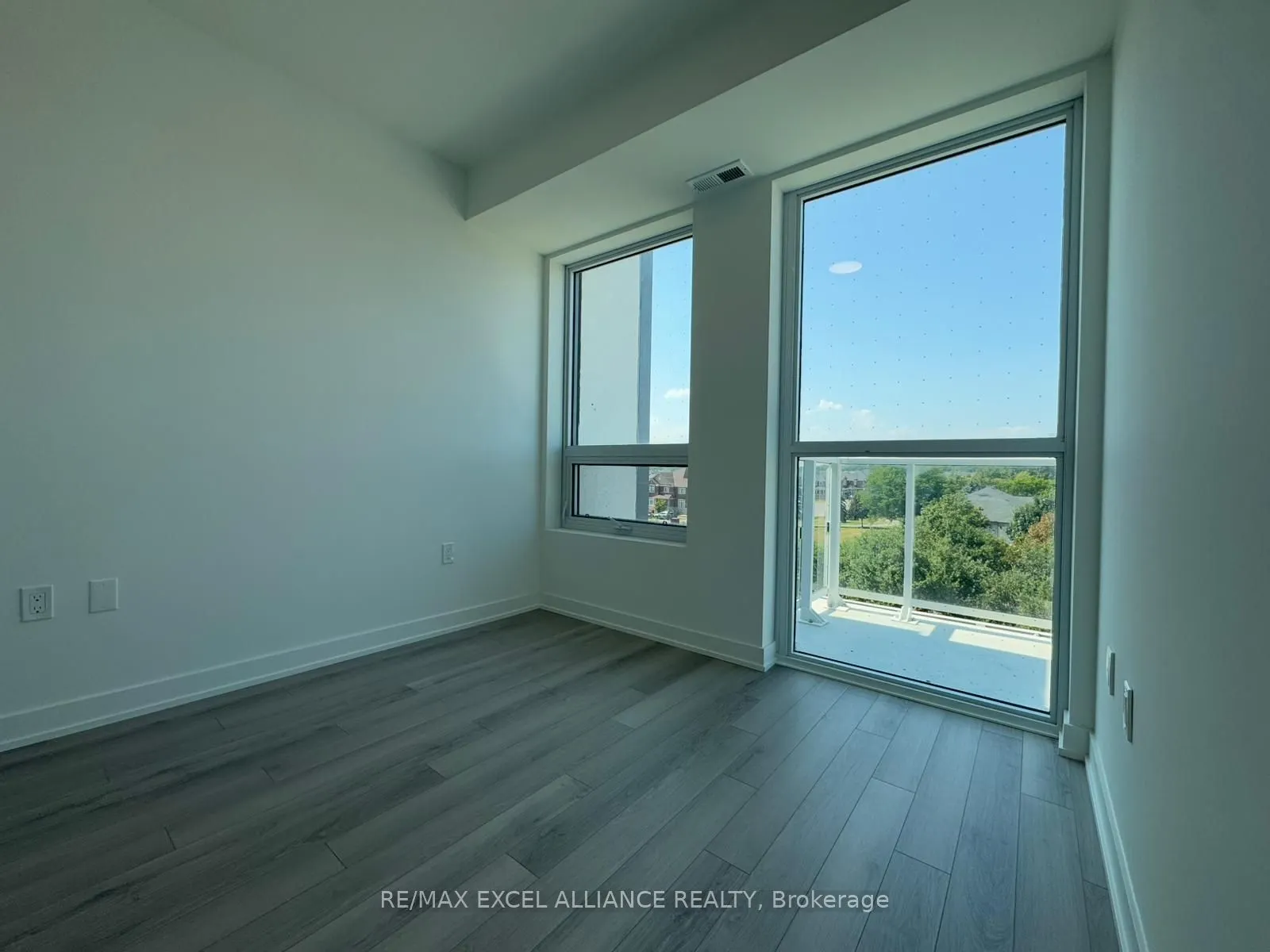 1005 Dundas Street E, #530