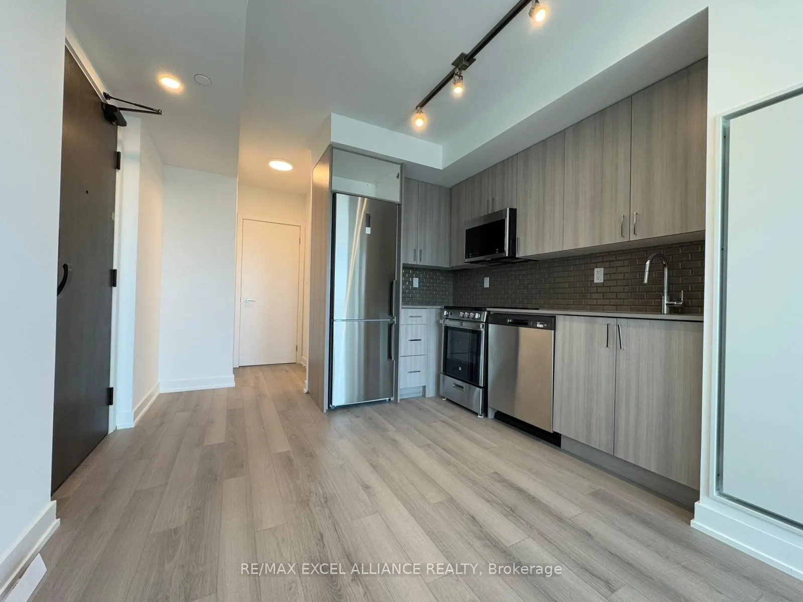 1005 Dundas Street E, #530