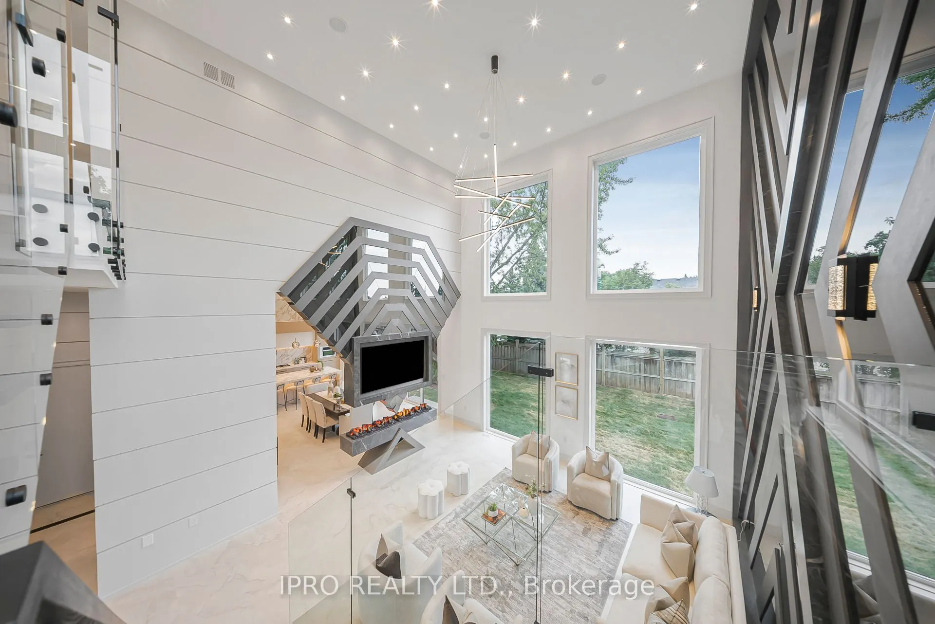 1374 Tansley Drive