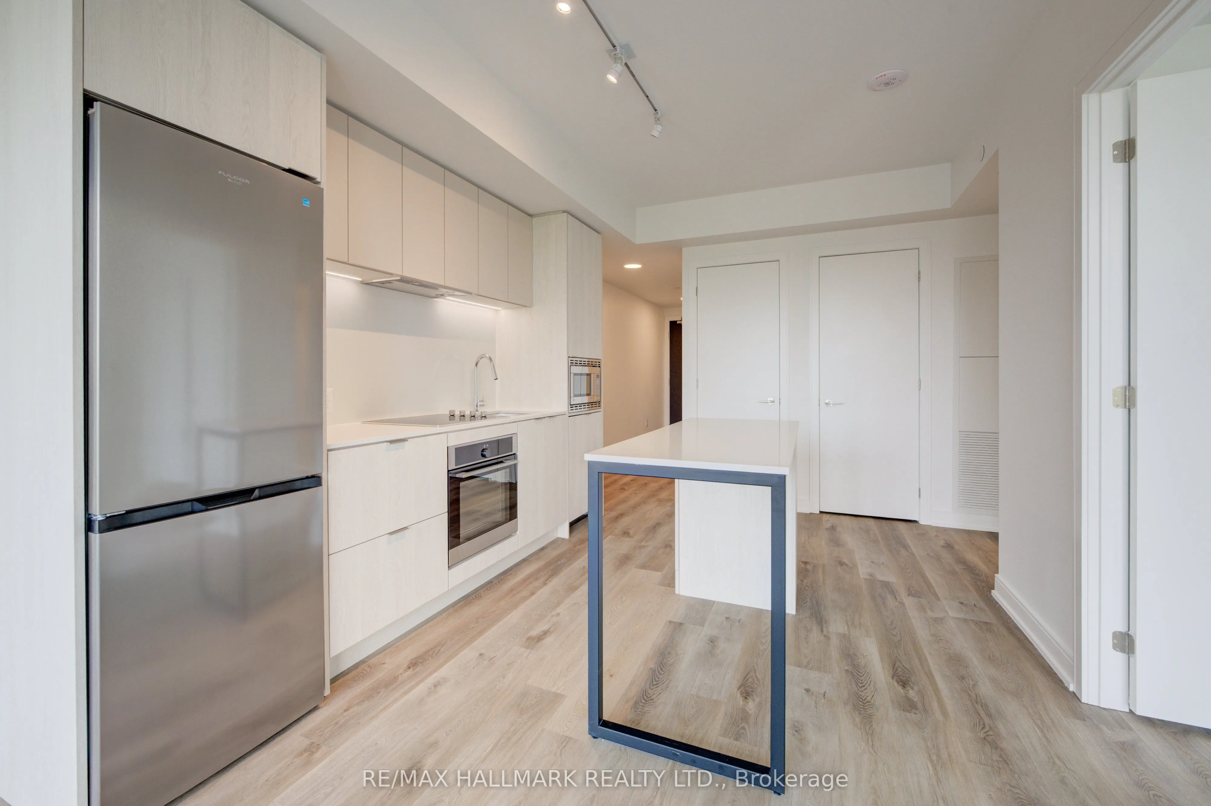 3009 Novar Road, #401
