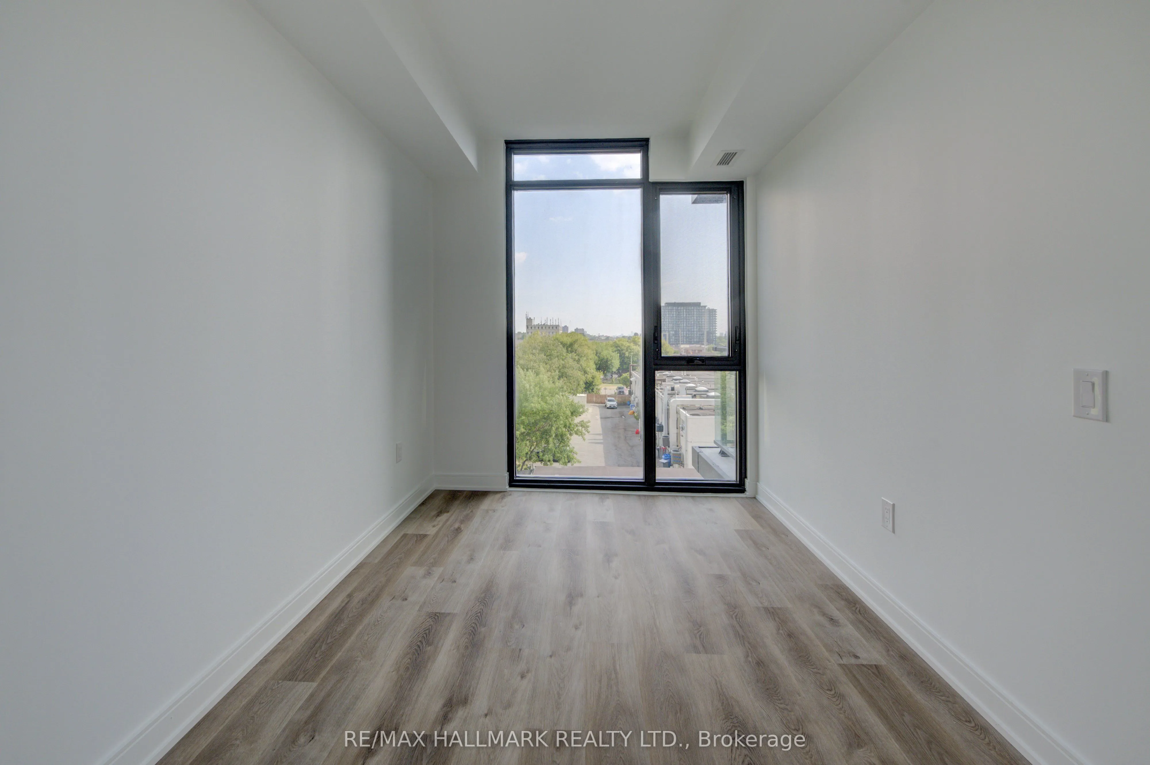 3009 Novar Road, #401