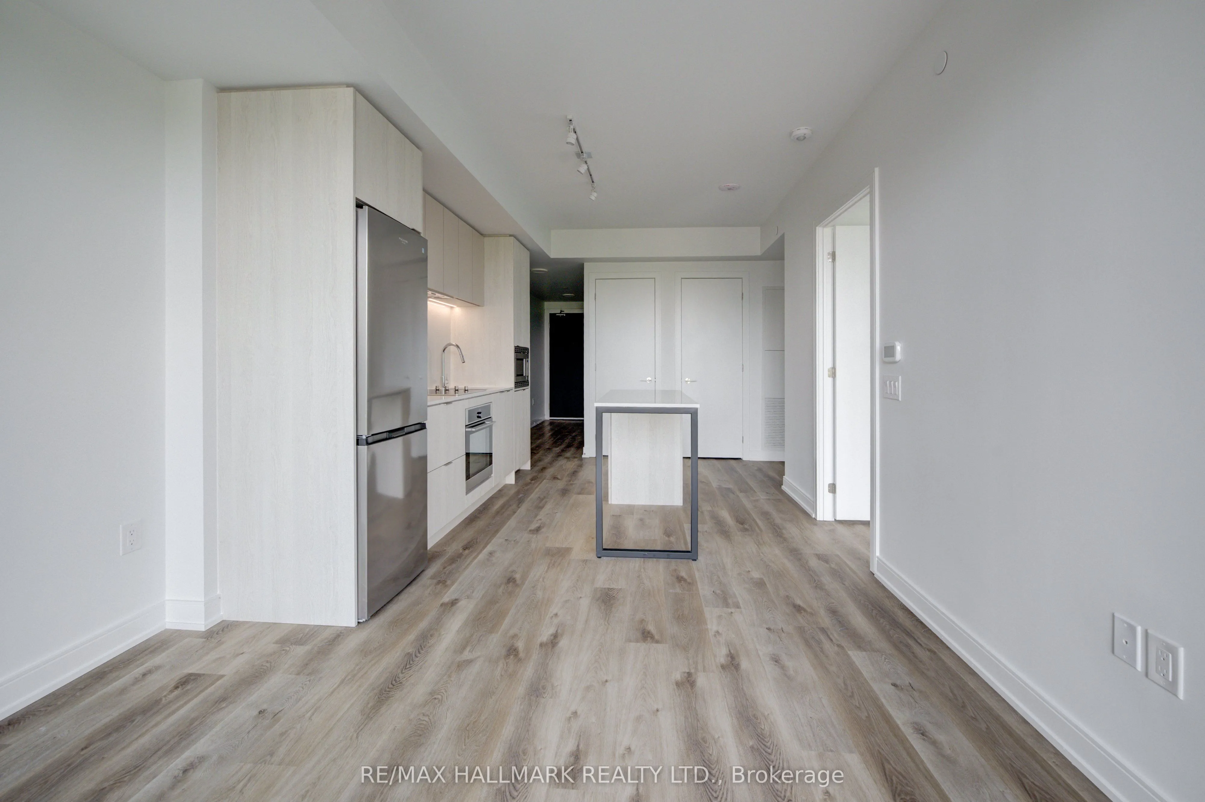 3009 Novar Road, #401