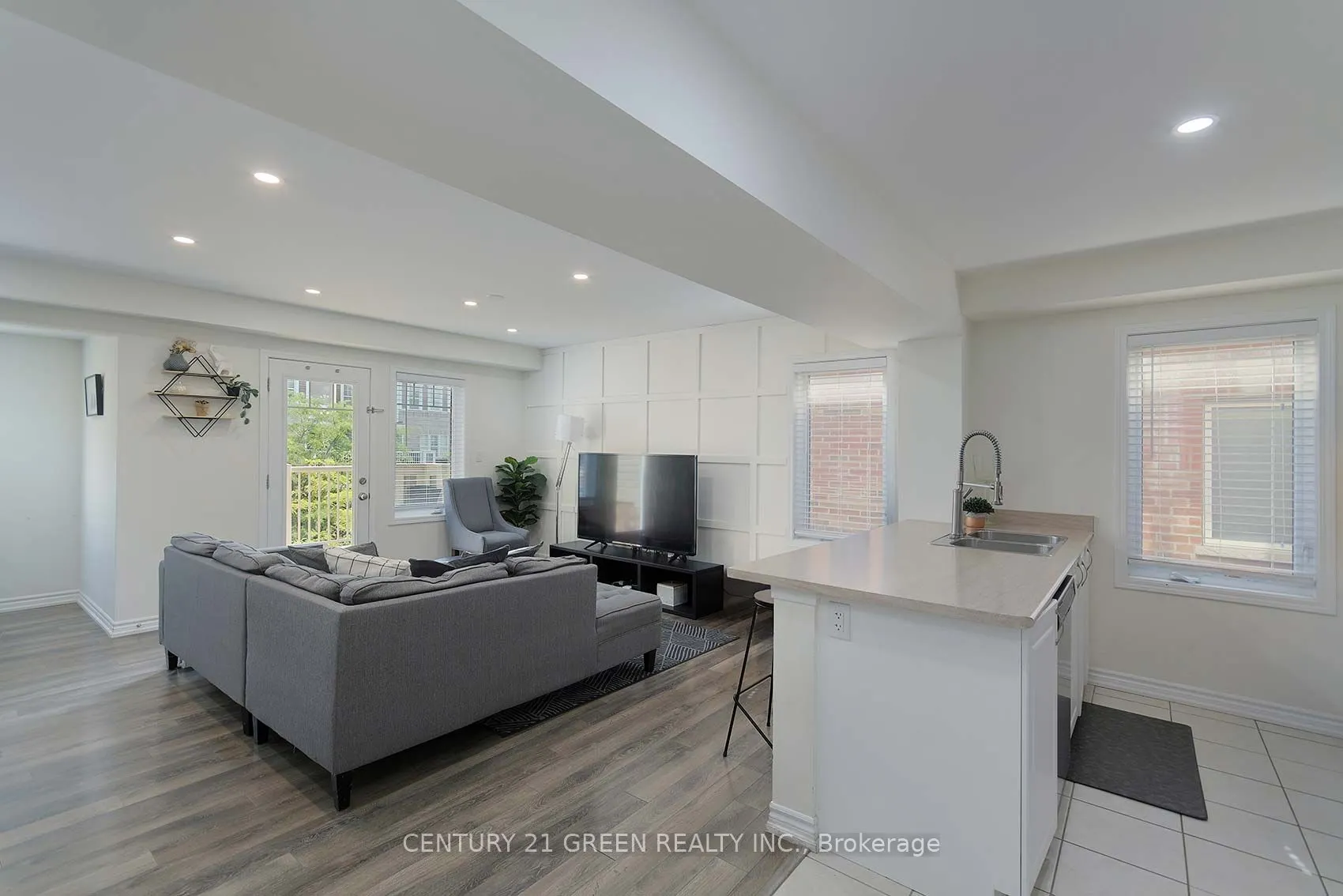 526 Allport Gate