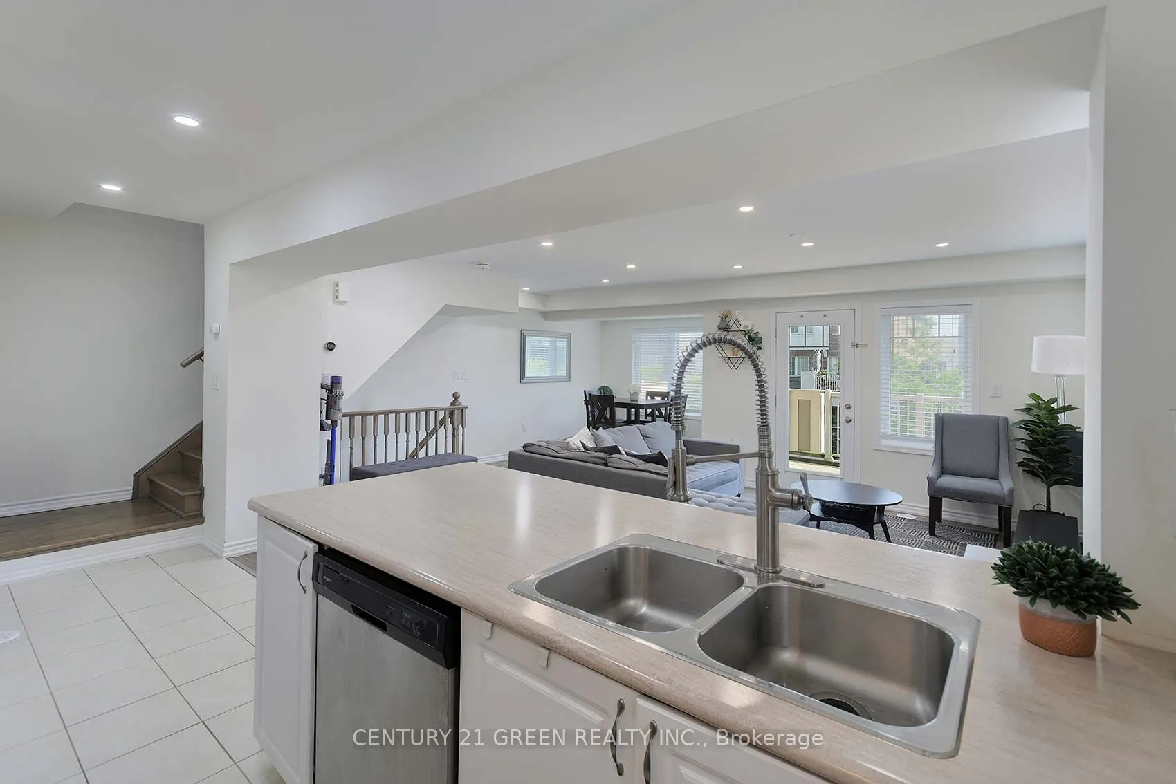 526 Allport Gate
