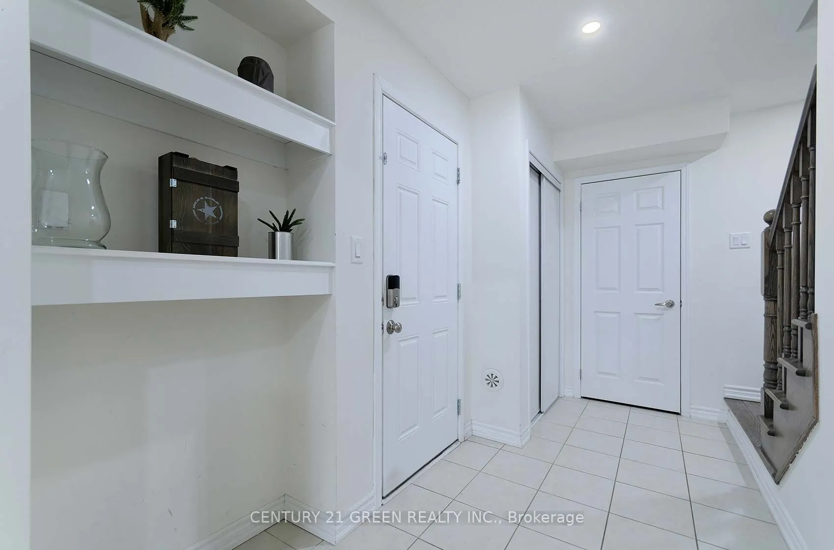 526 Allport Gate