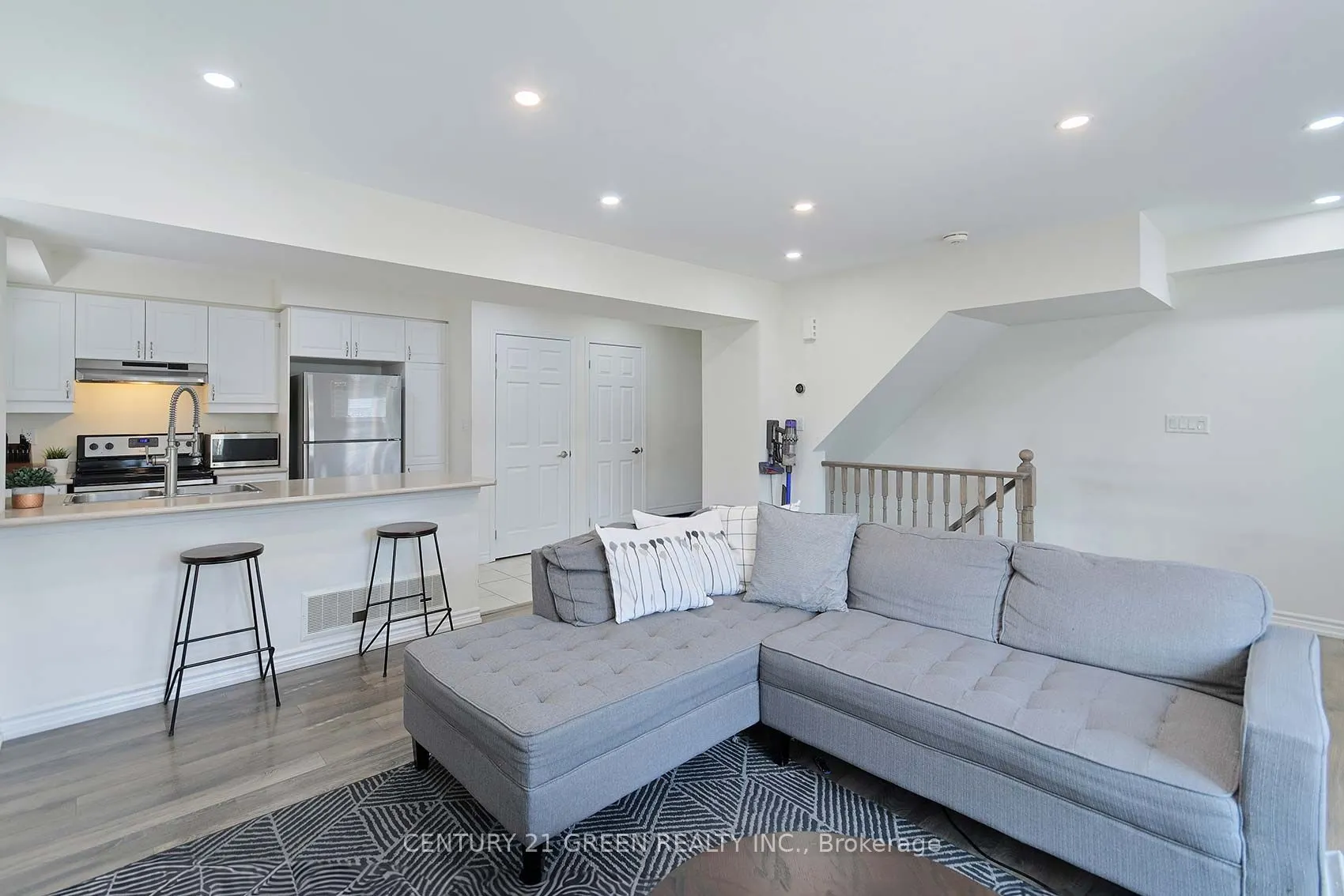 526 Allport Gate