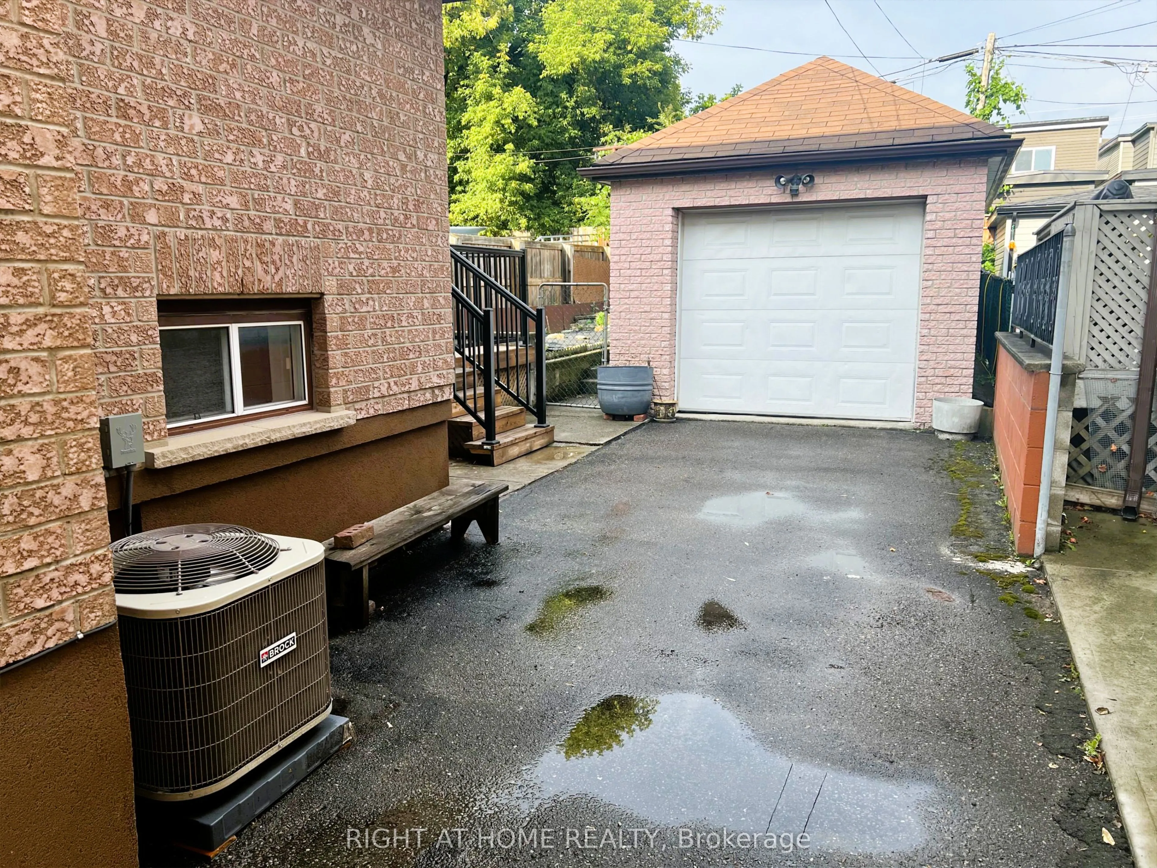 195 Rosethorn Avenue