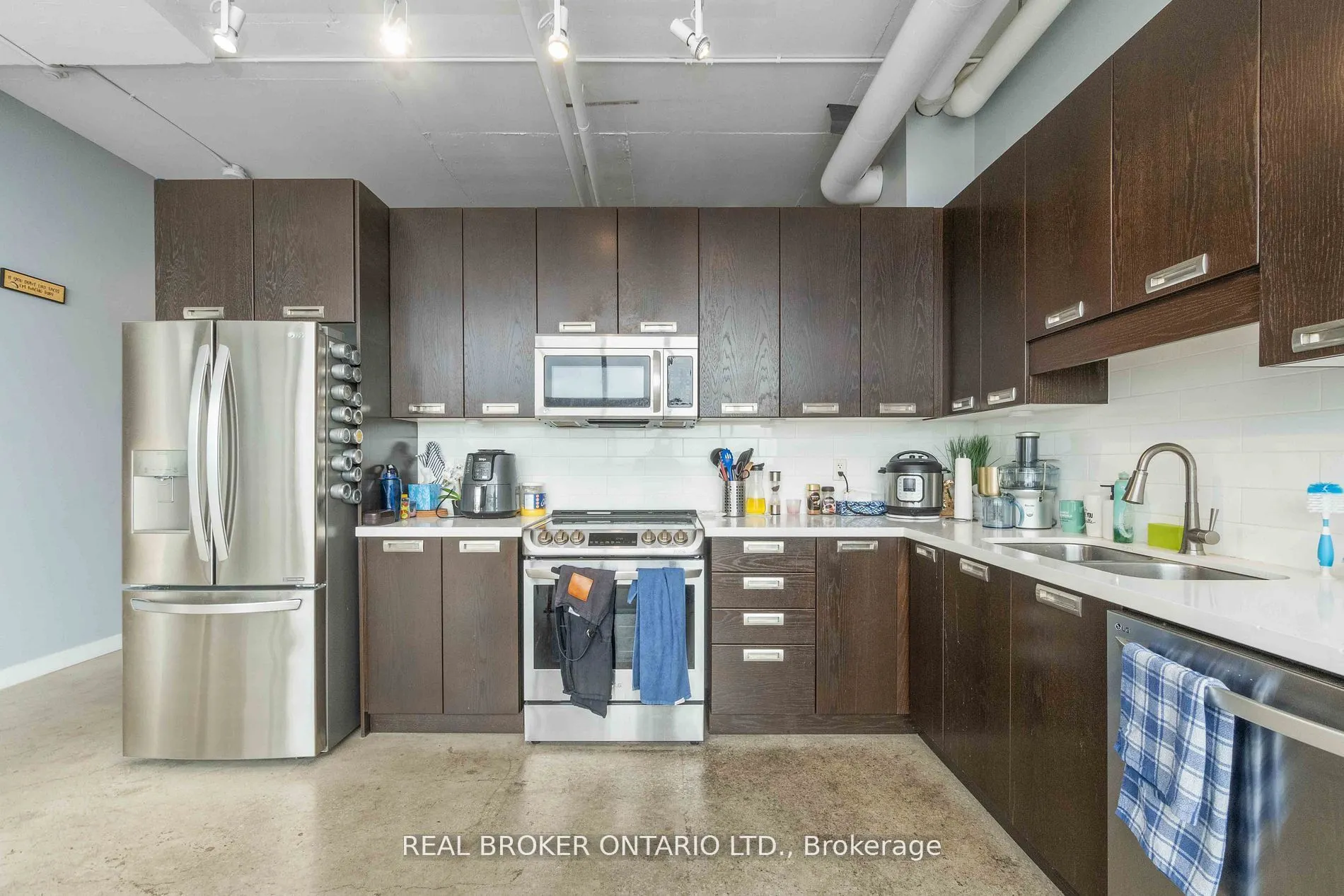 2 Fieldway Road, #1211