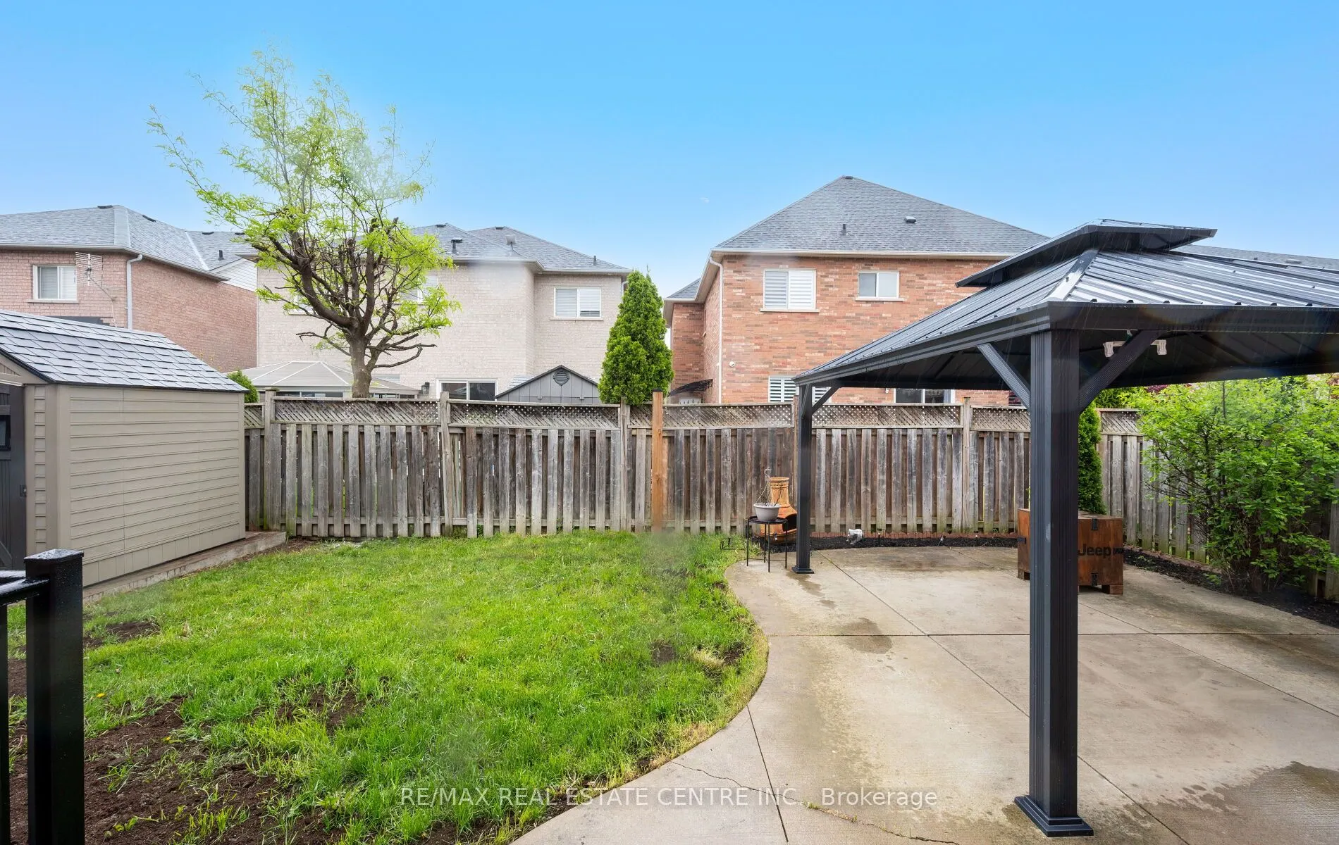 50 Amboise Crescent