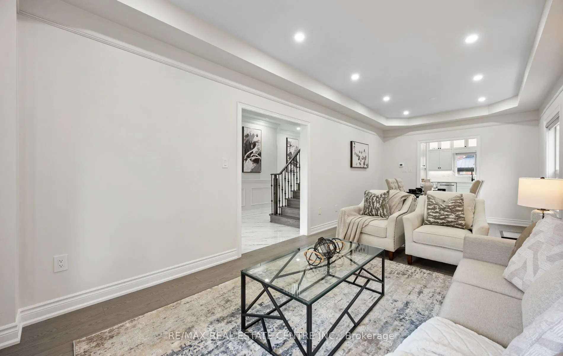 50 Amboise Crescent