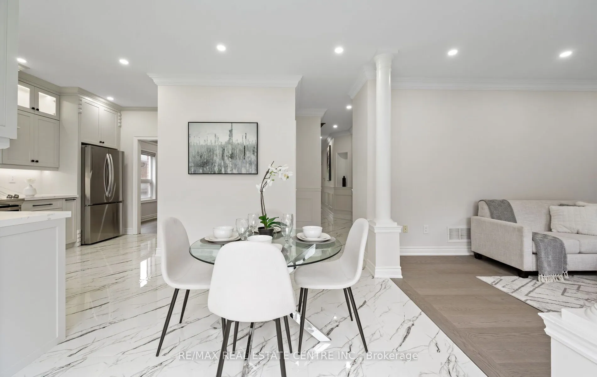 50 Amboise Crescent