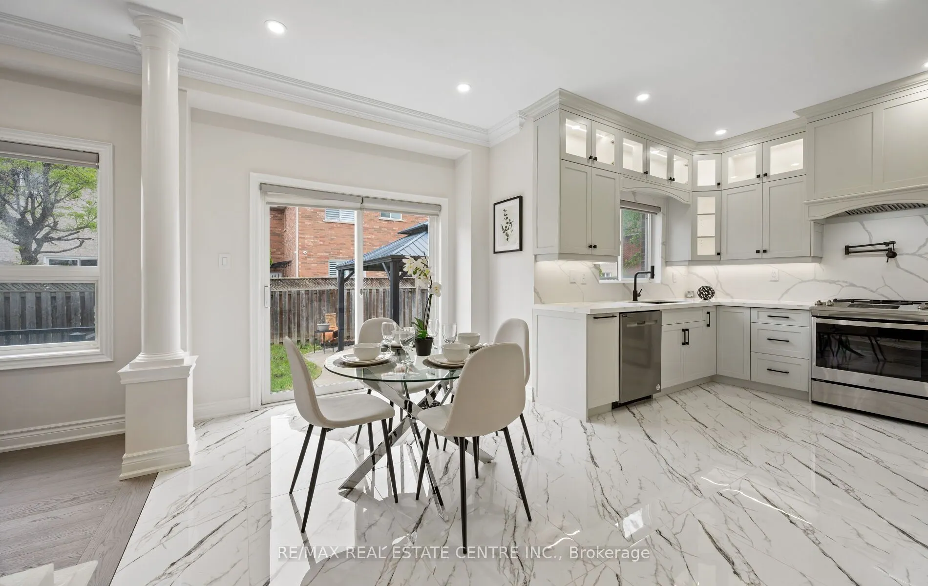 50 Amboise Crescent