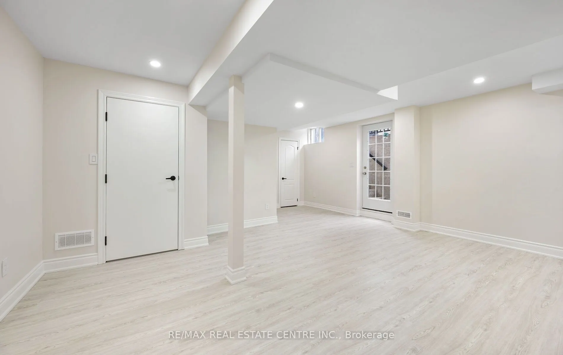 50 Amboise Crescent