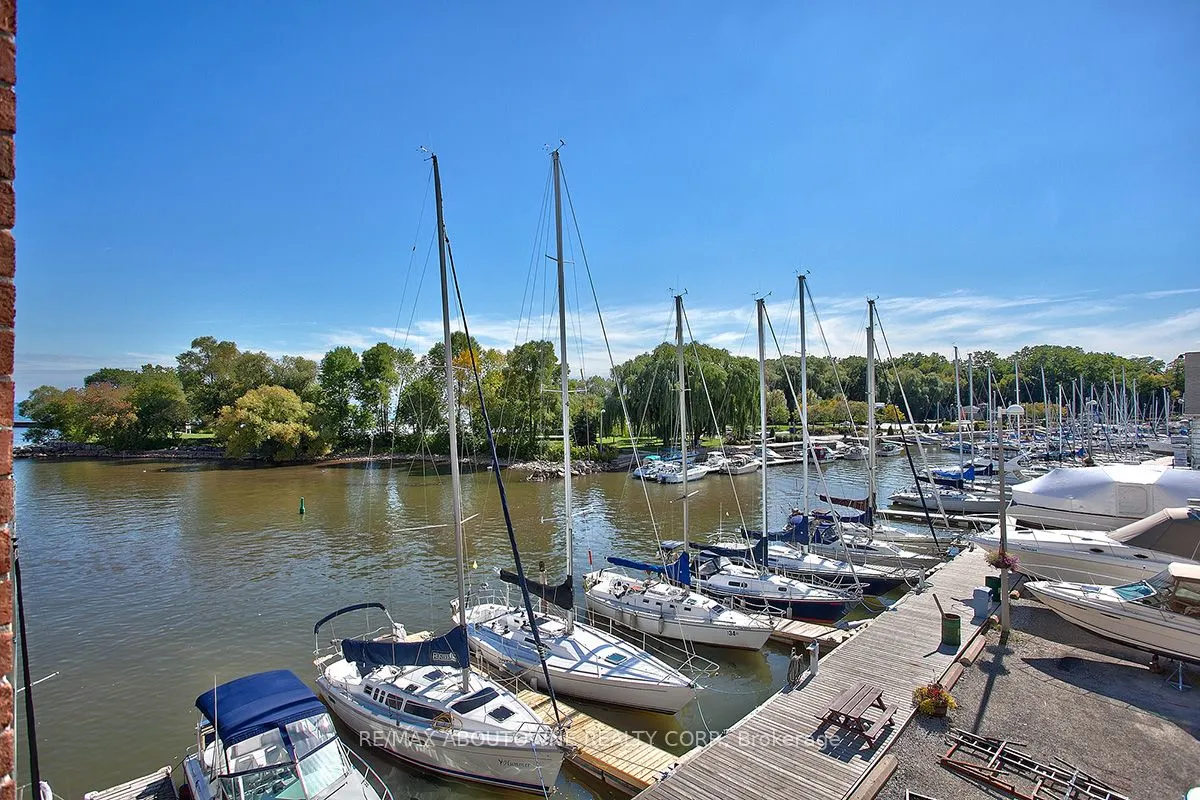 100 BRONTE Road, #205