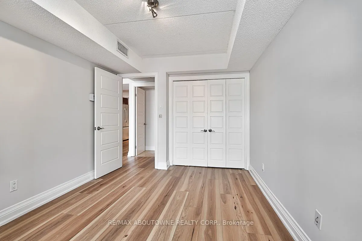 100 BRONTE Road, #205