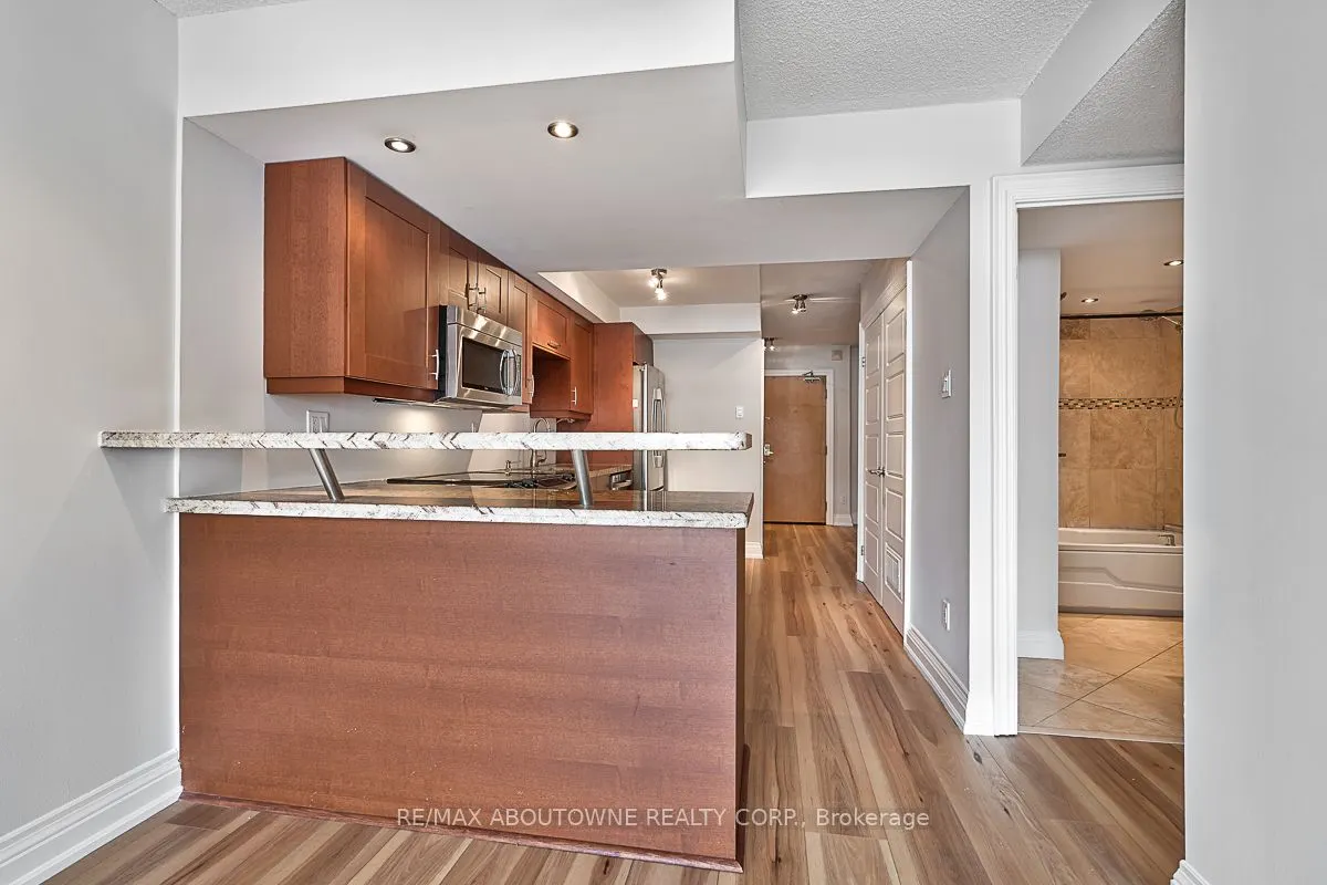 100 BRONTE Road, #205