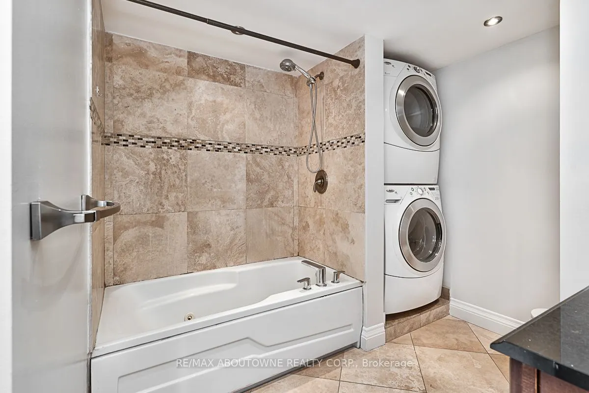 100 BRONTE Road, #205