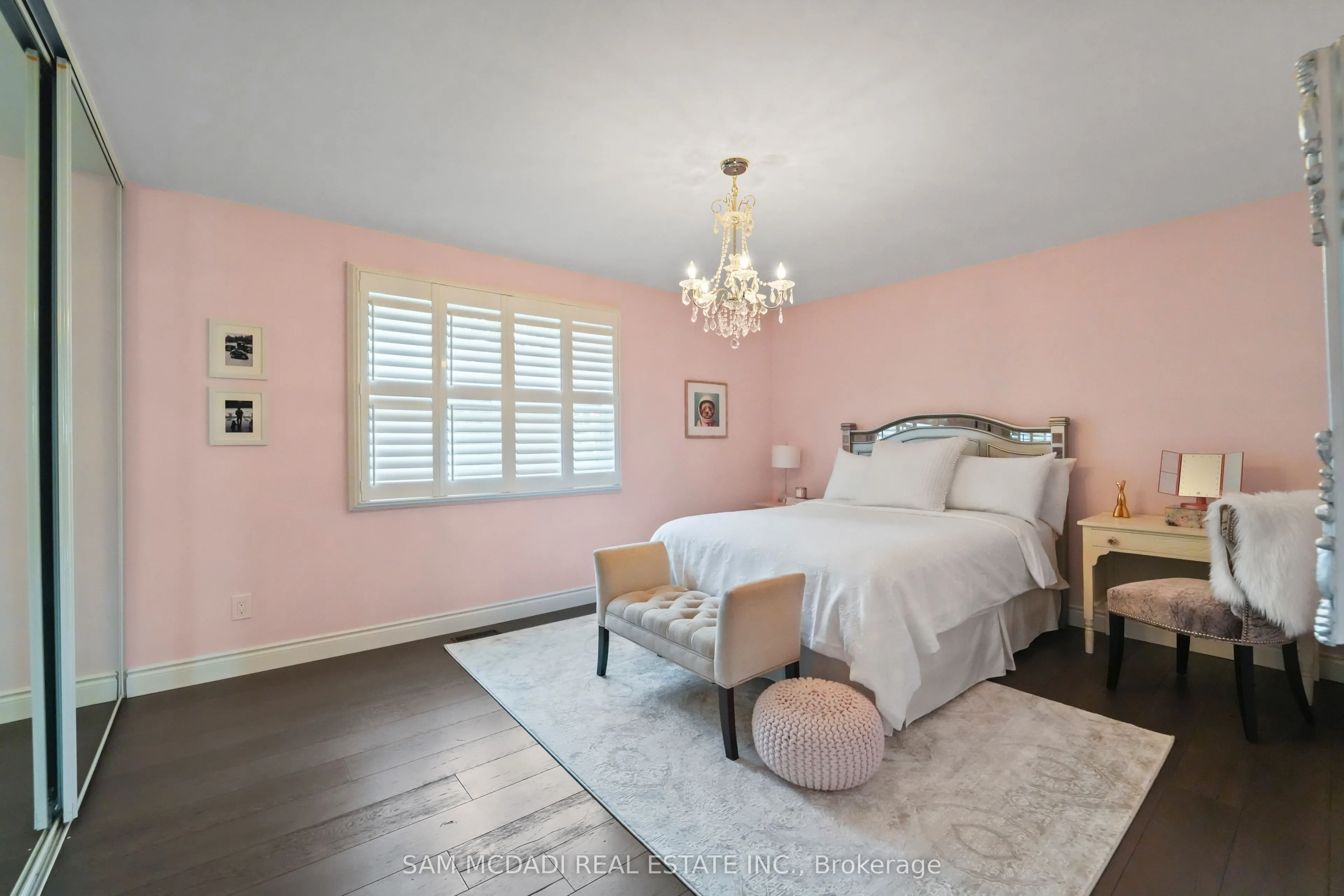 2592 Barrisdale Court