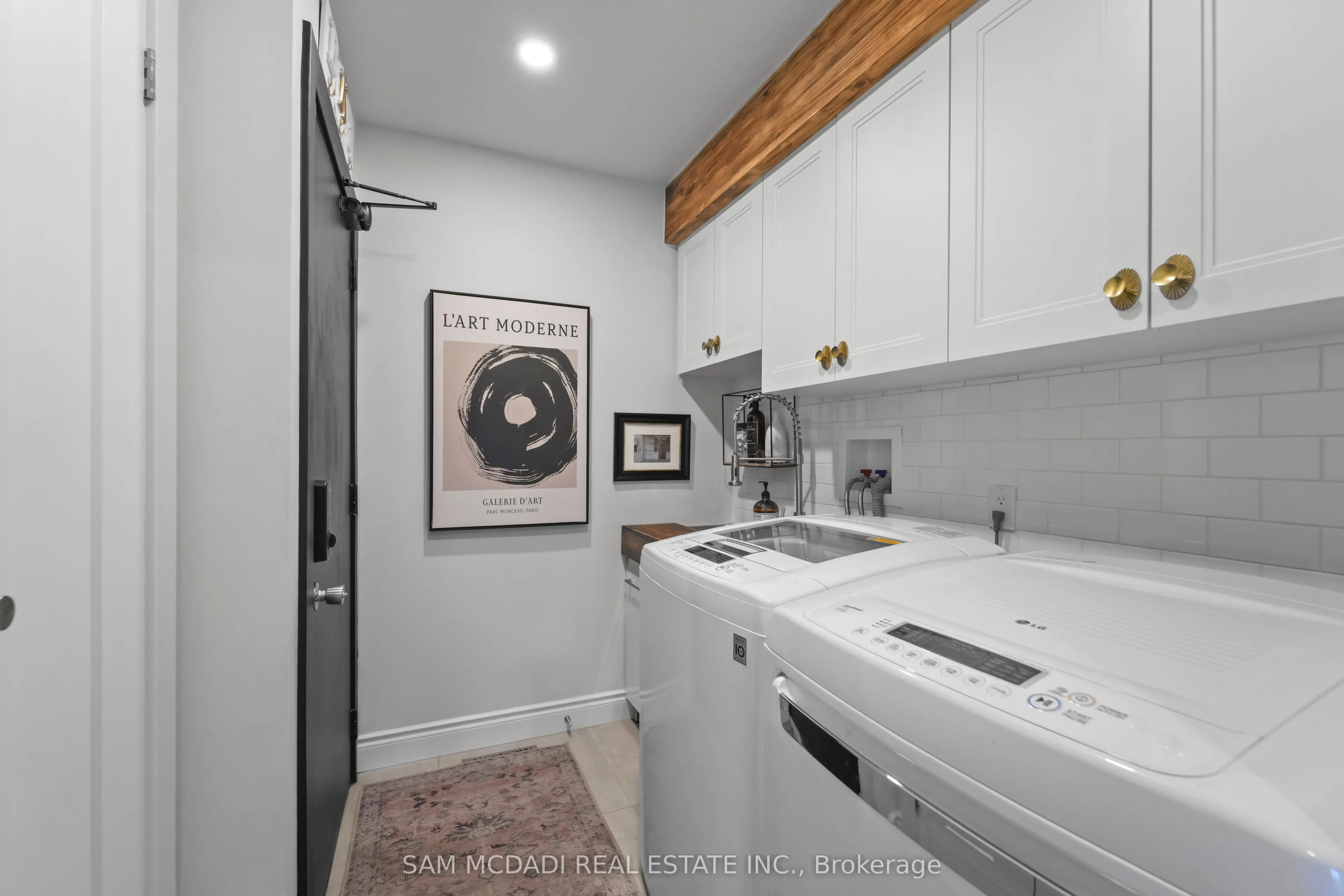 2592 Barrisdale Court