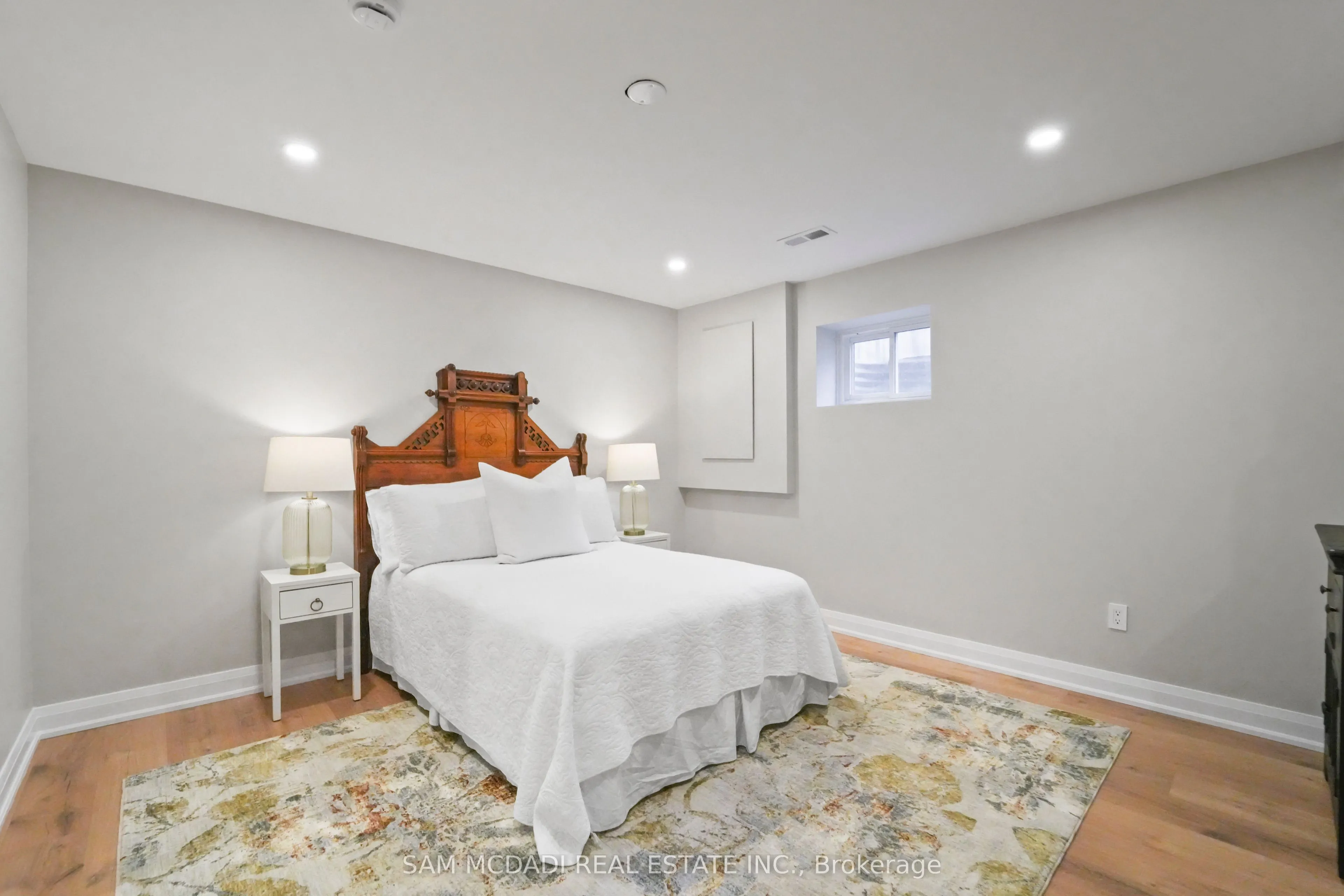 2592 Barrisdale Court