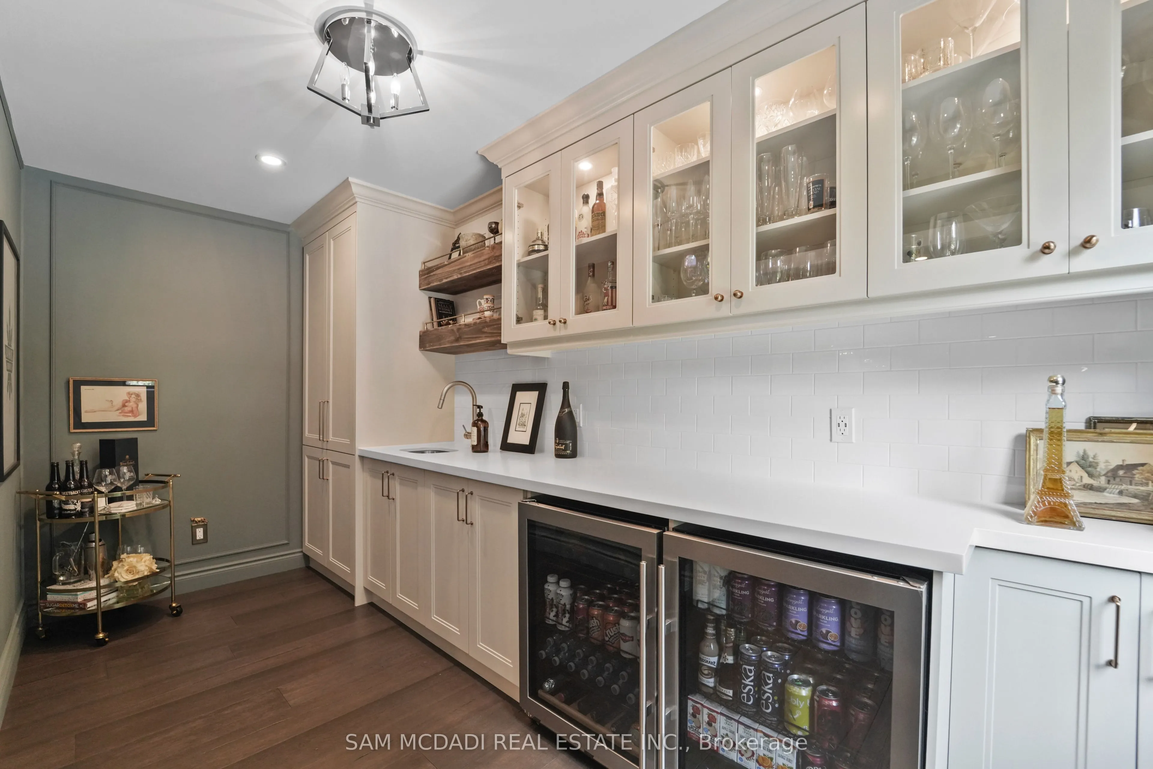 2592 Barrisdale Court