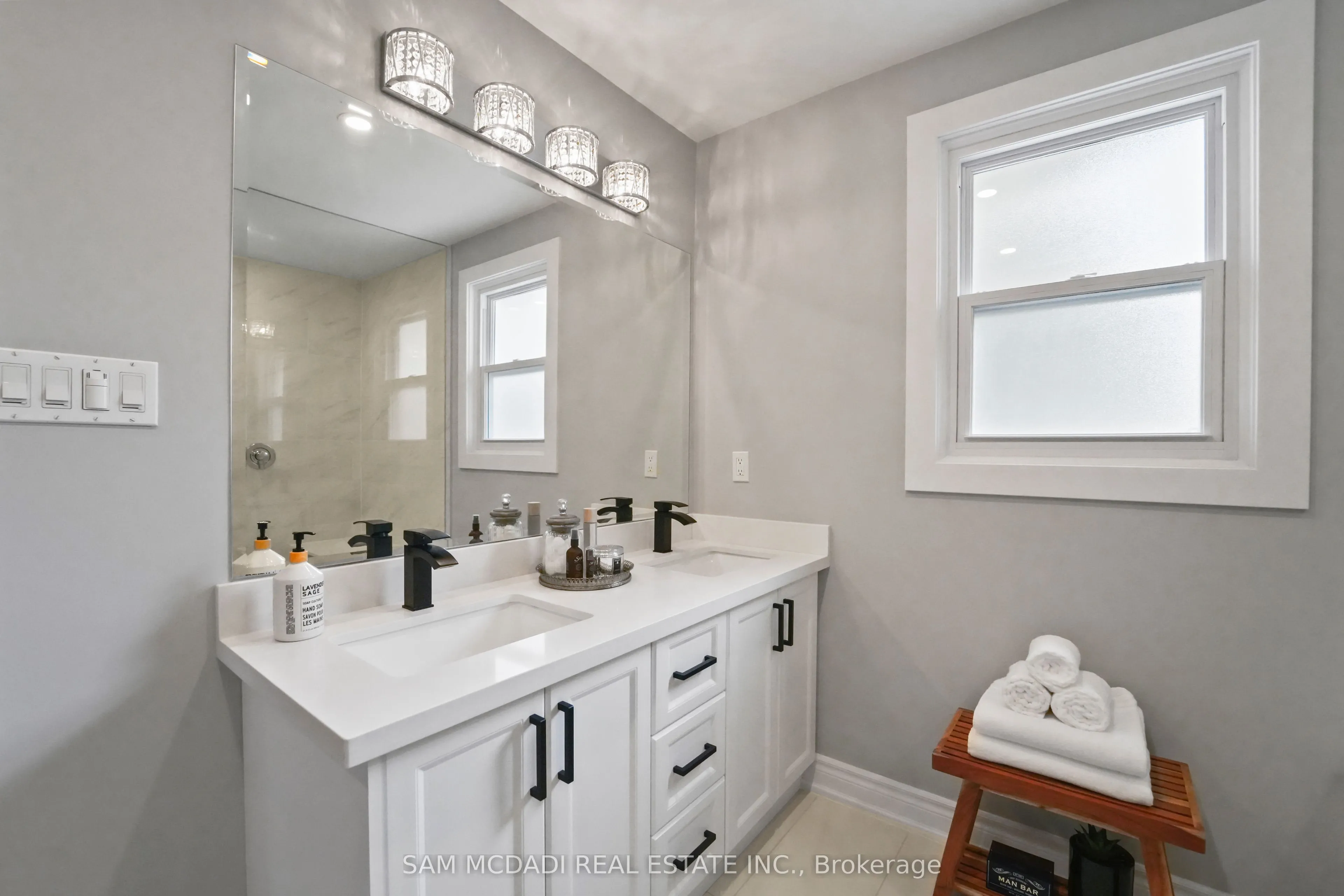 2592 Barrisdale Court