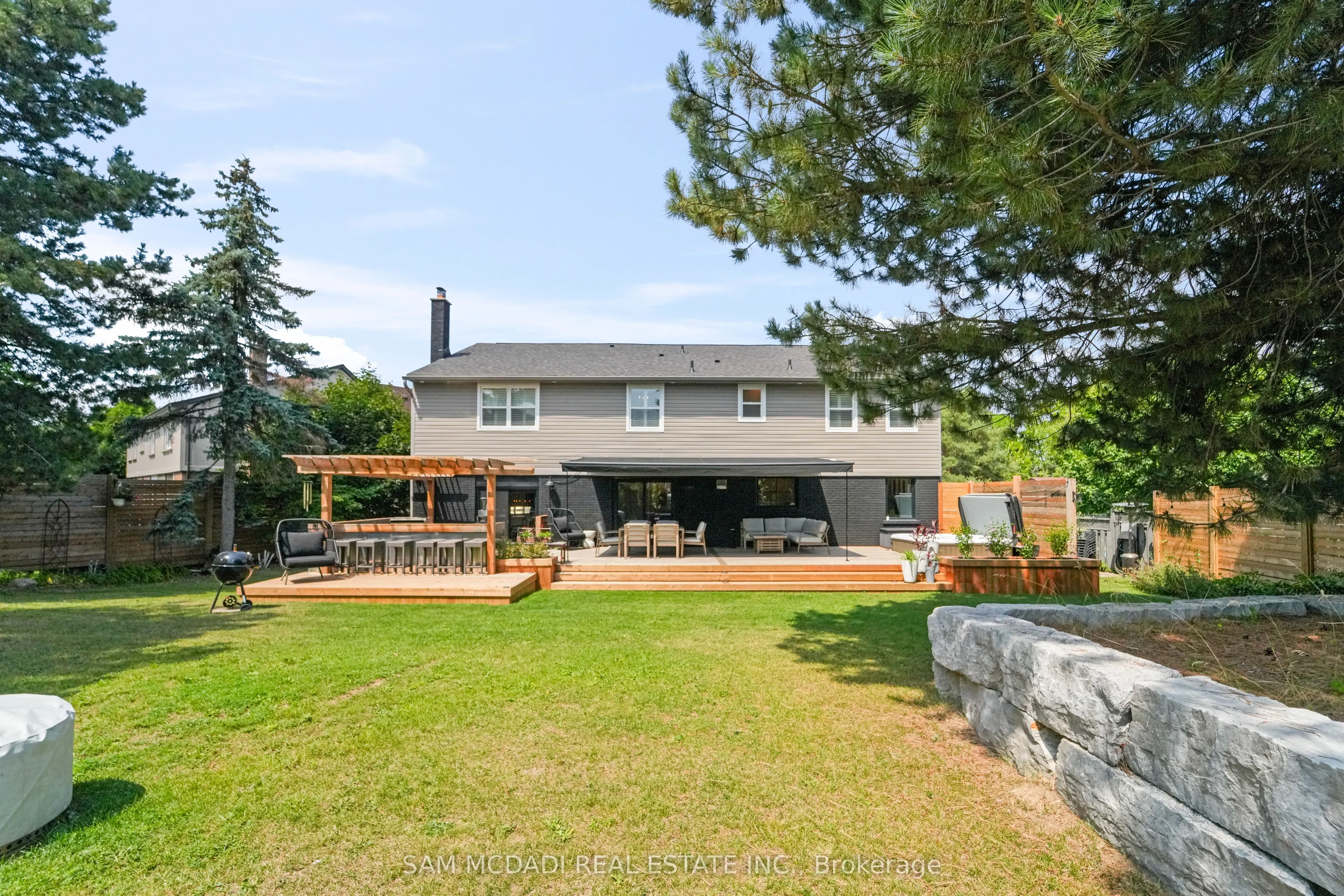 2592 Barrisdale Court