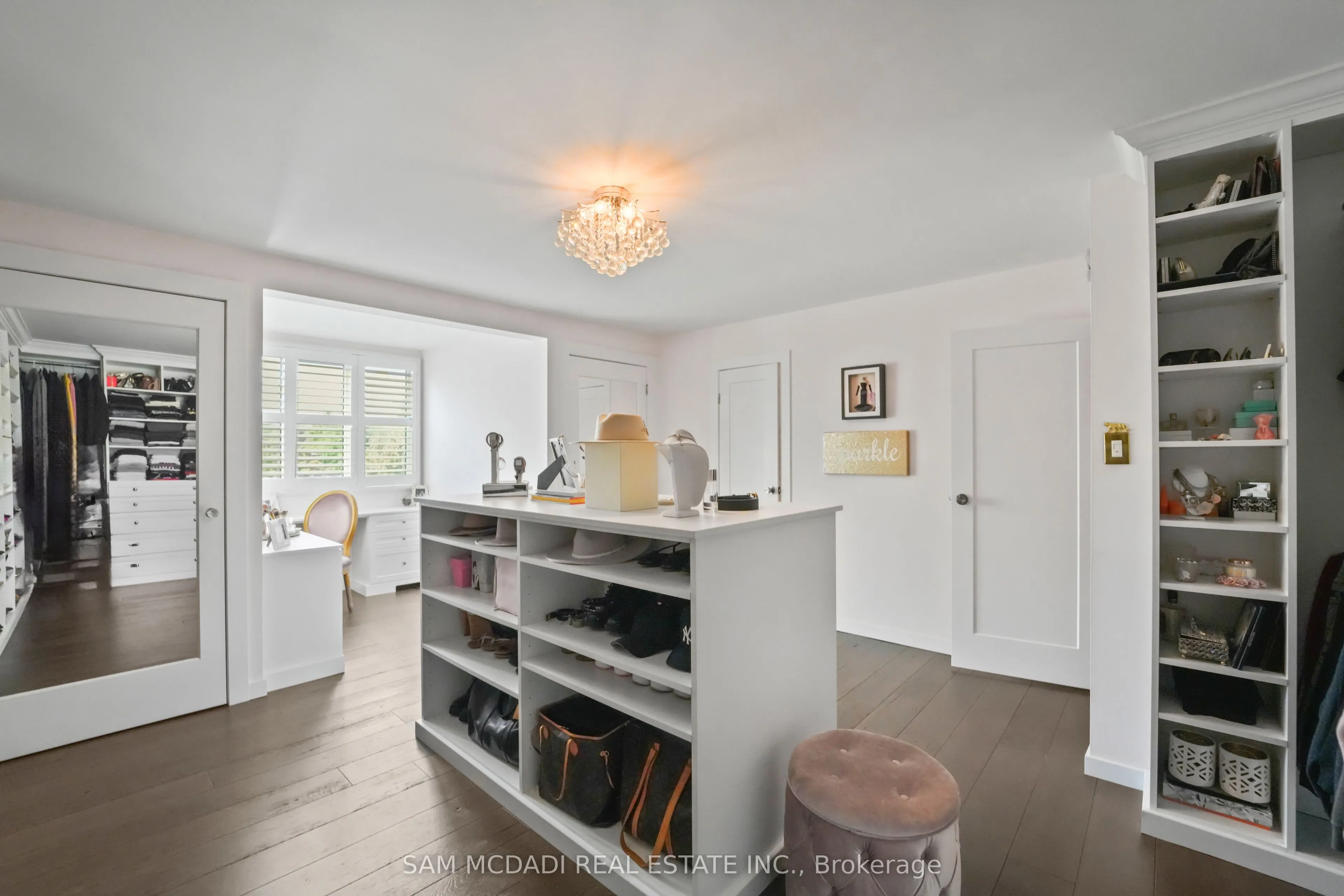 2592 Barrisdale Court