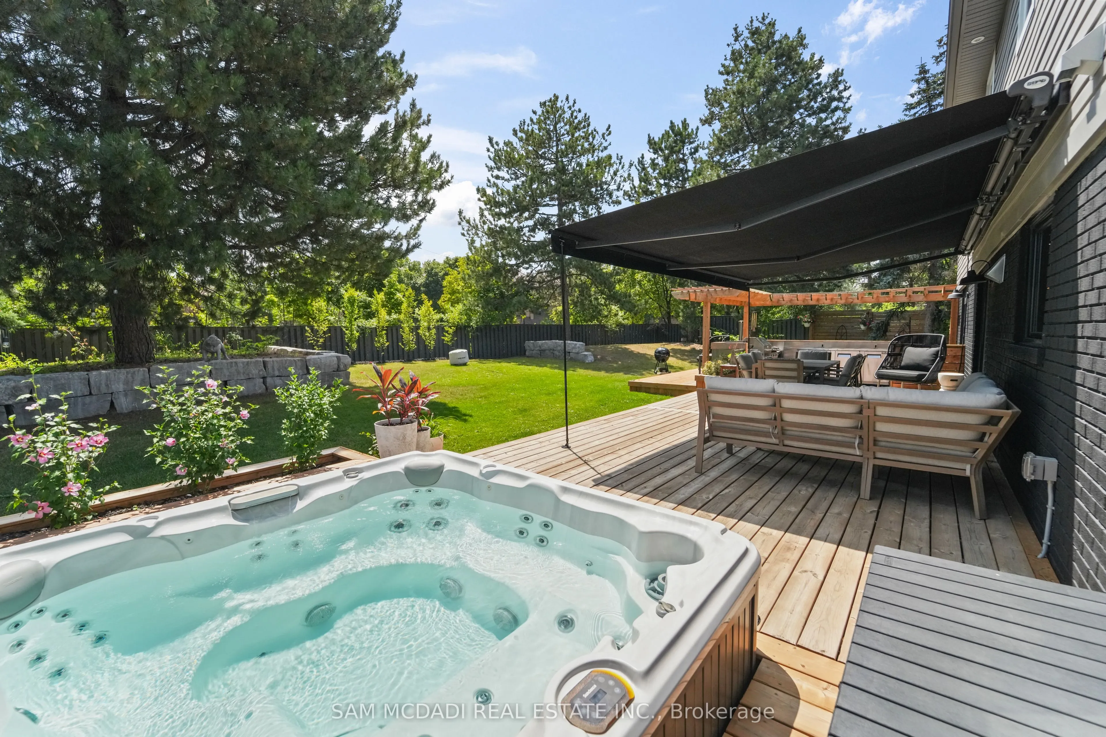 2592 Barrisdale Court