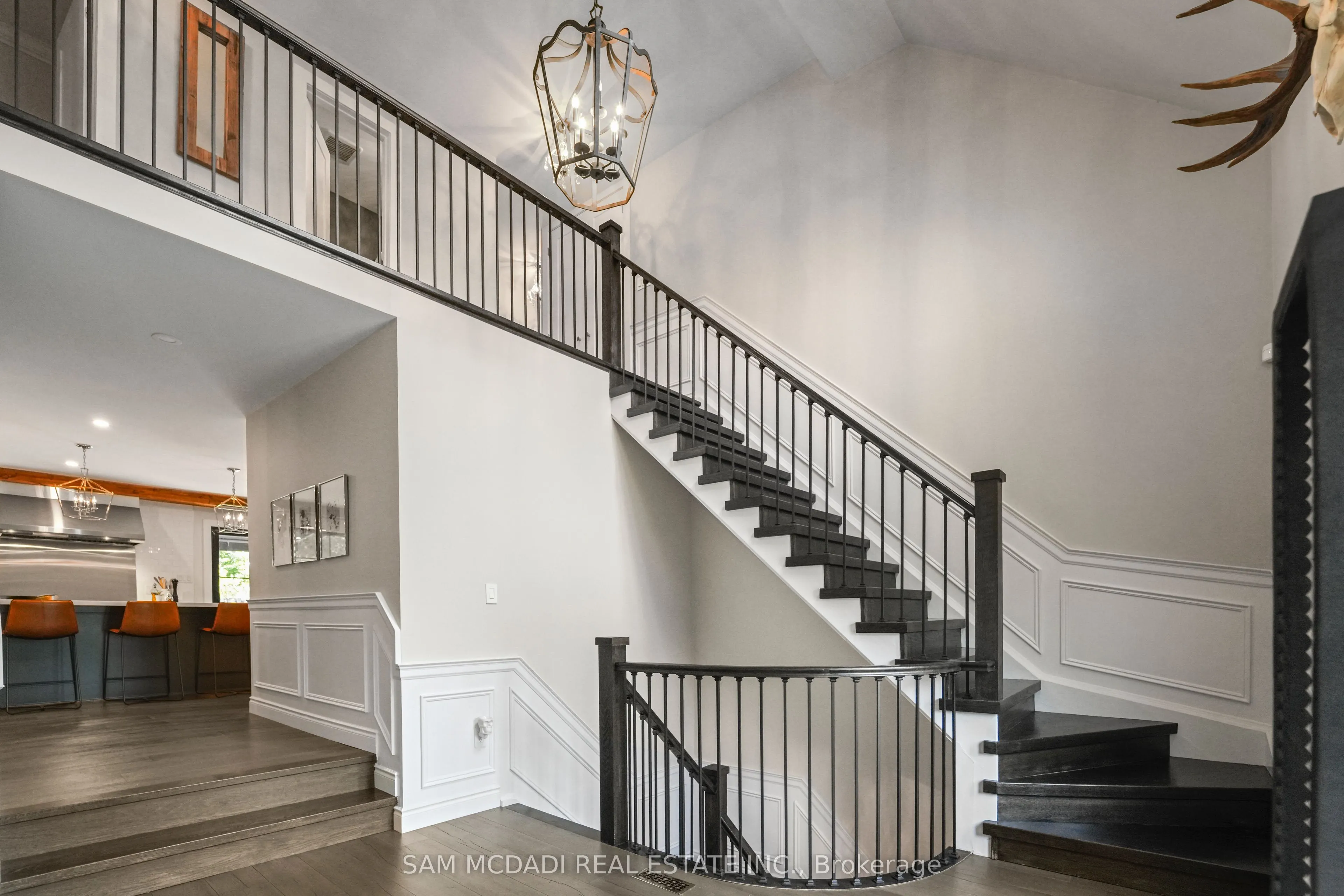 2592 Barrisdale Court