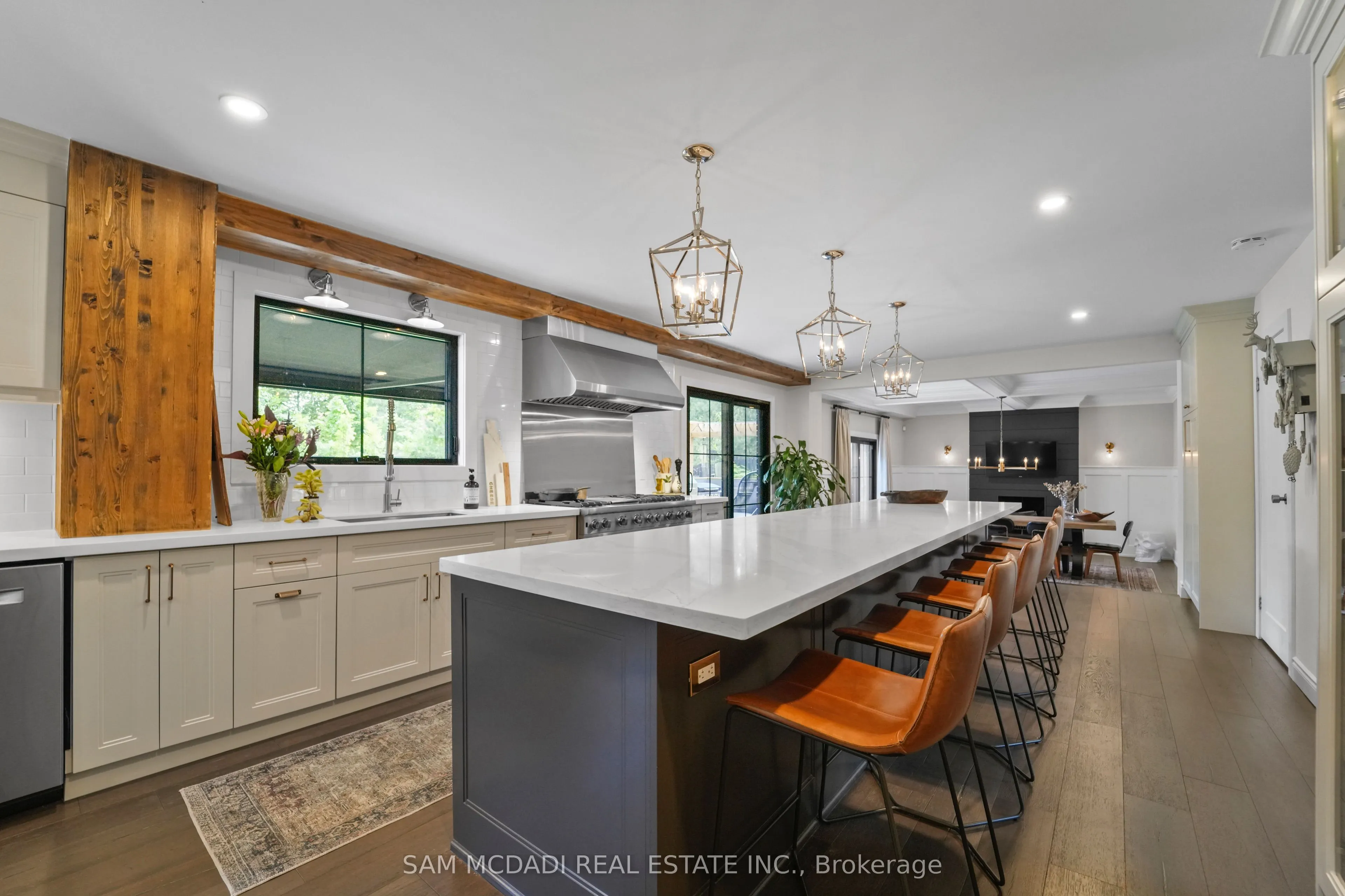 2592 Barrisdale Court