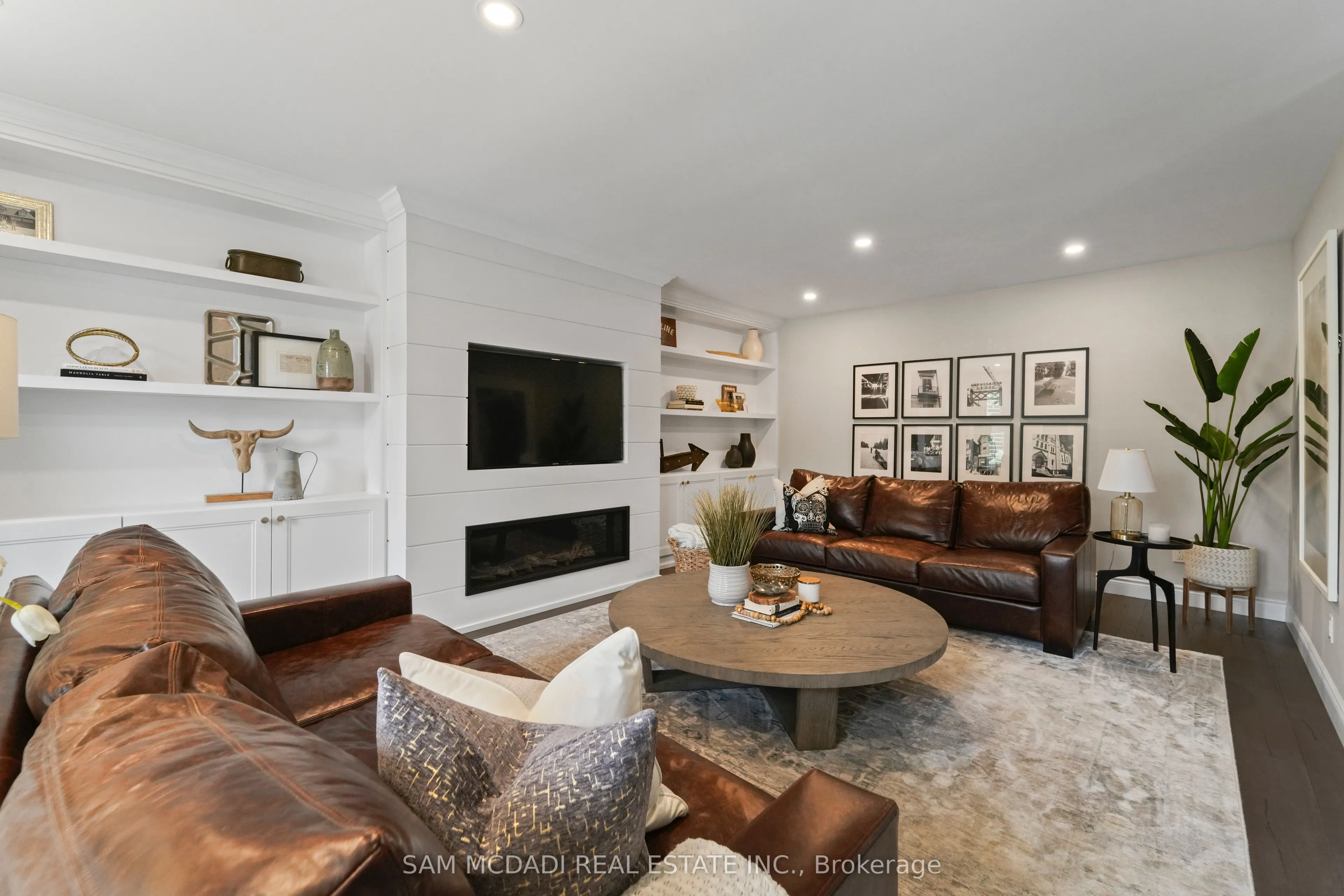 2592 Barrisdale Court