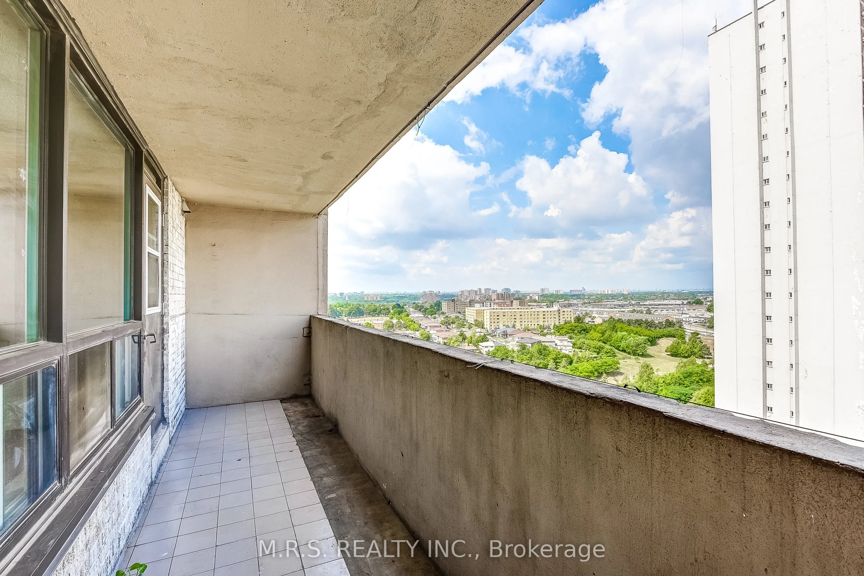 3390 Weston Road, #1502