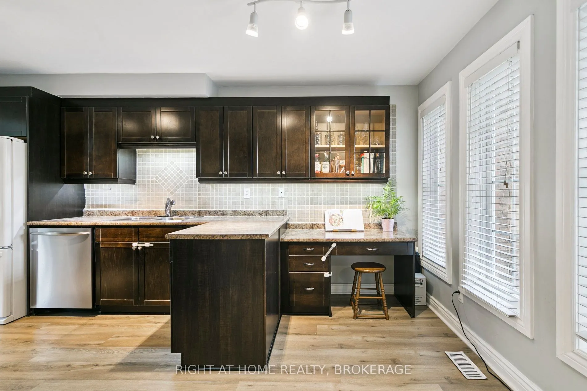 550 Eliza Crescent