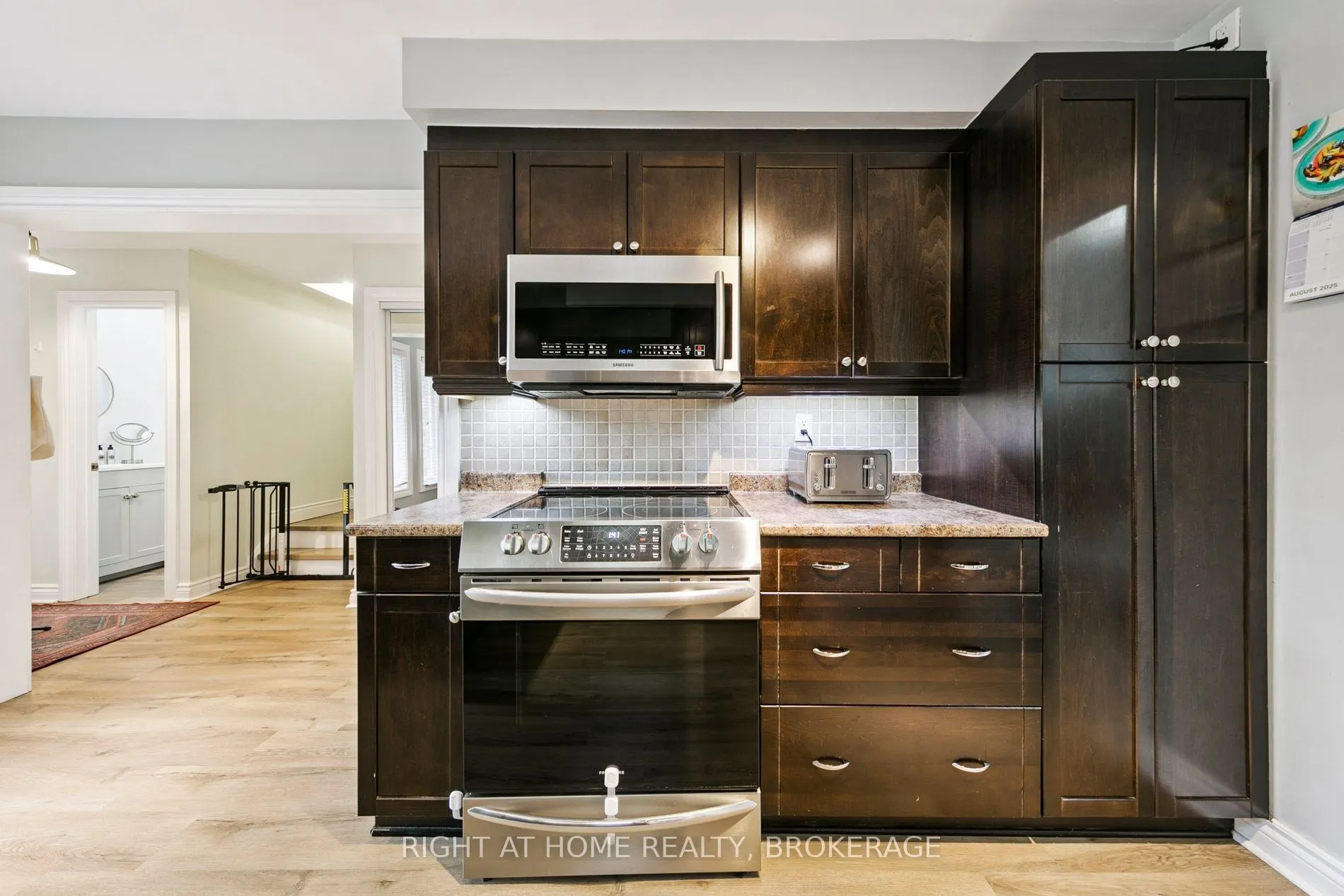 550 Eliza Crescent