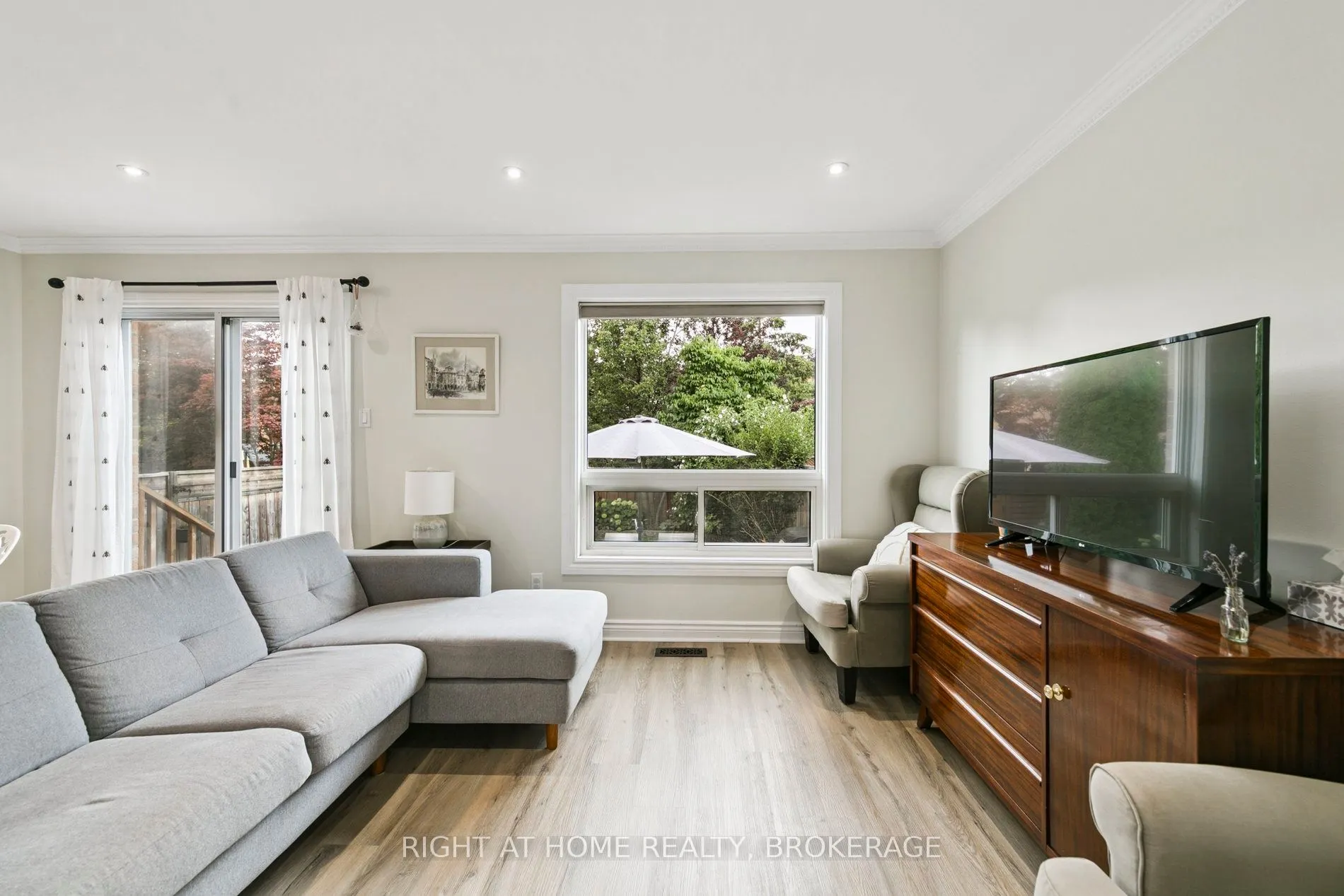 550 Eliza Crescent