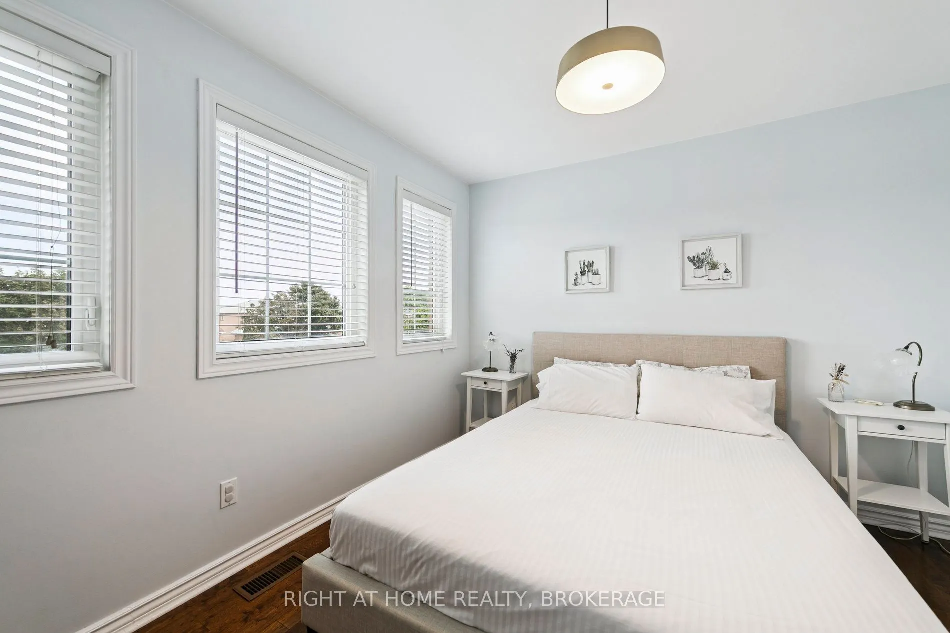 550 Eliza Crescent