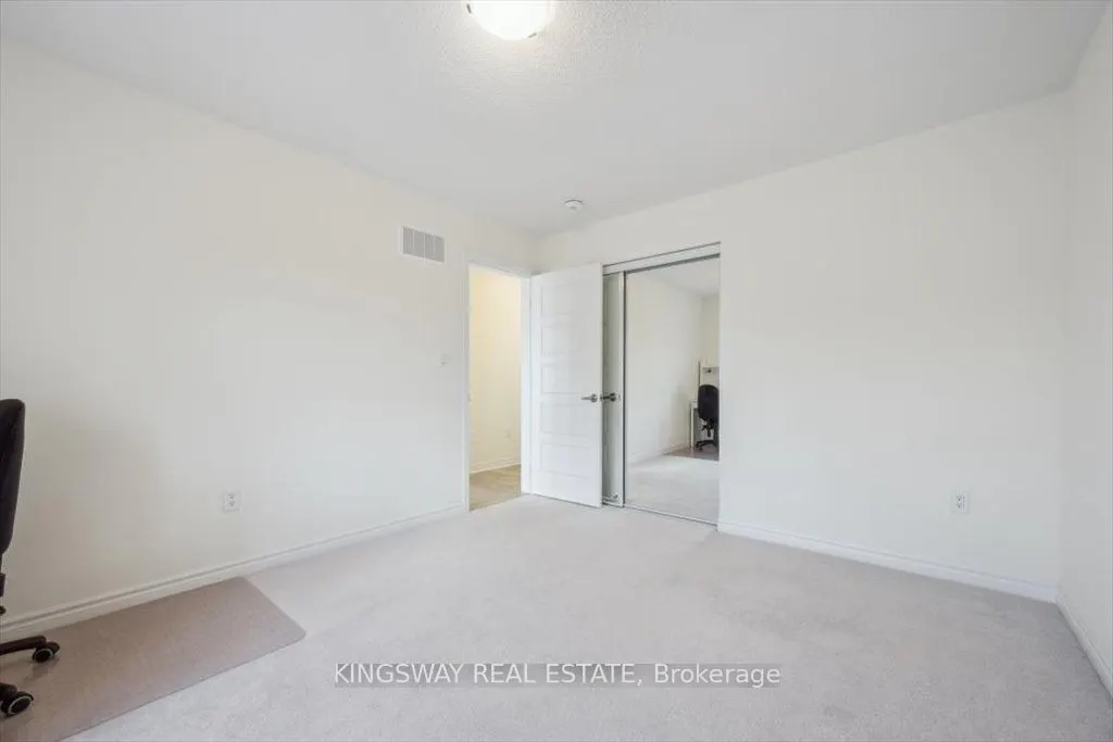 688 Kennedy Circle W