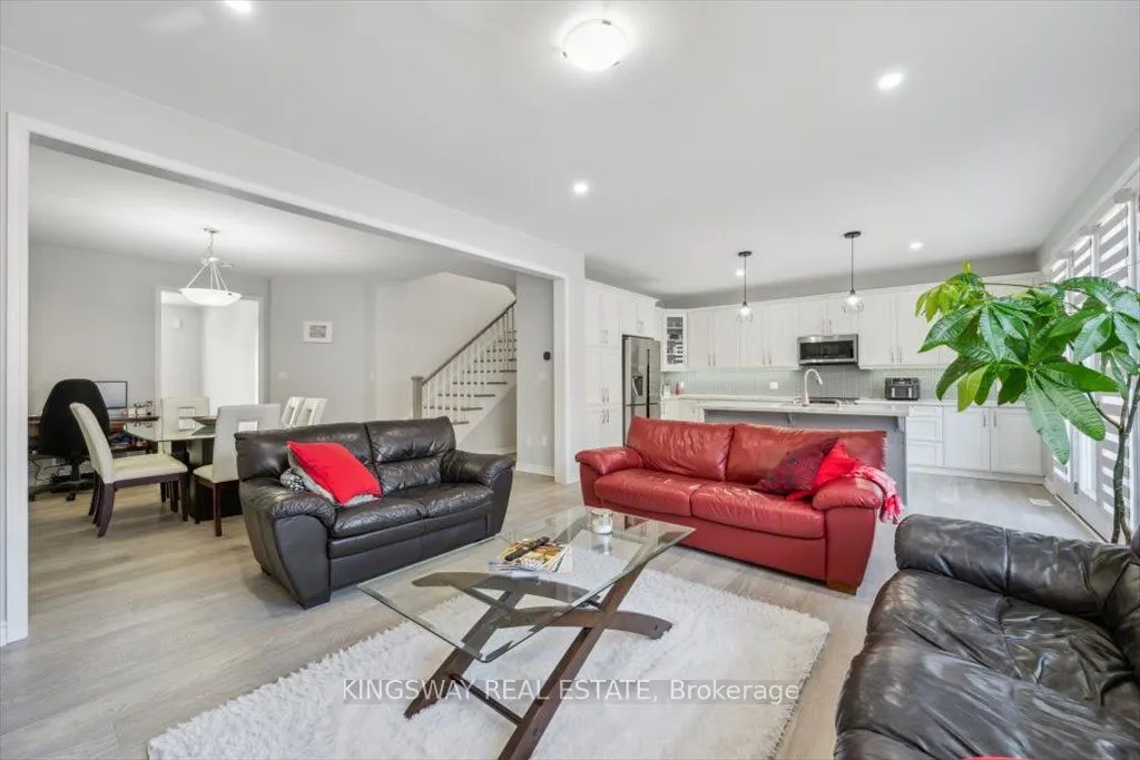 688 Kennedy Circle W