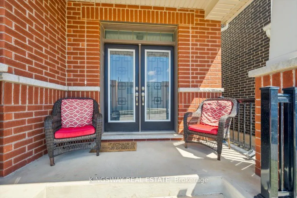 688 Kennedy Circle W