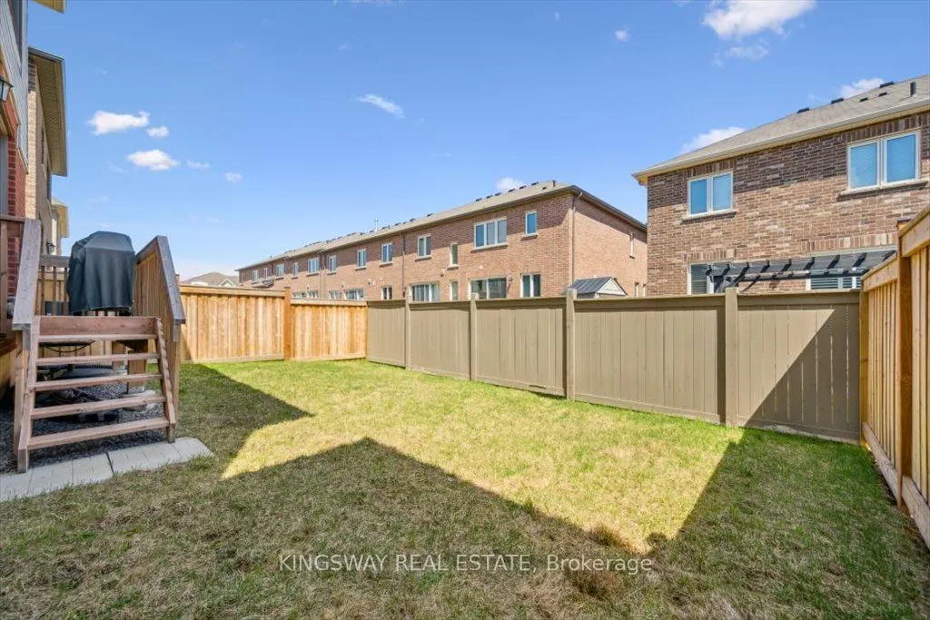 688 Kennedy Circle W
