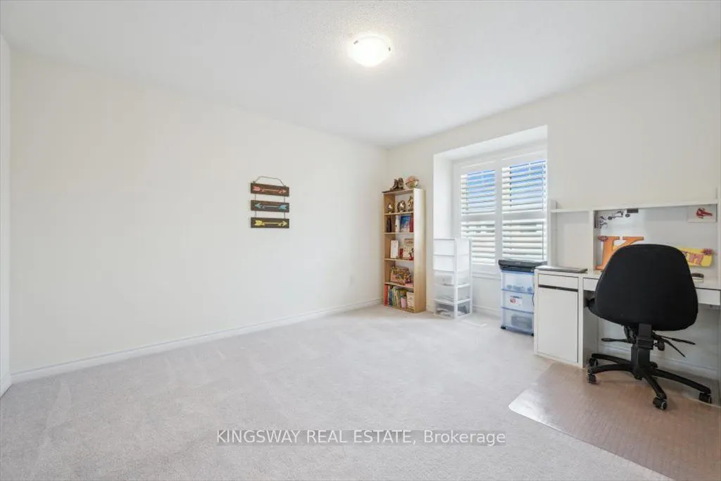 688 Kennedy Circle W