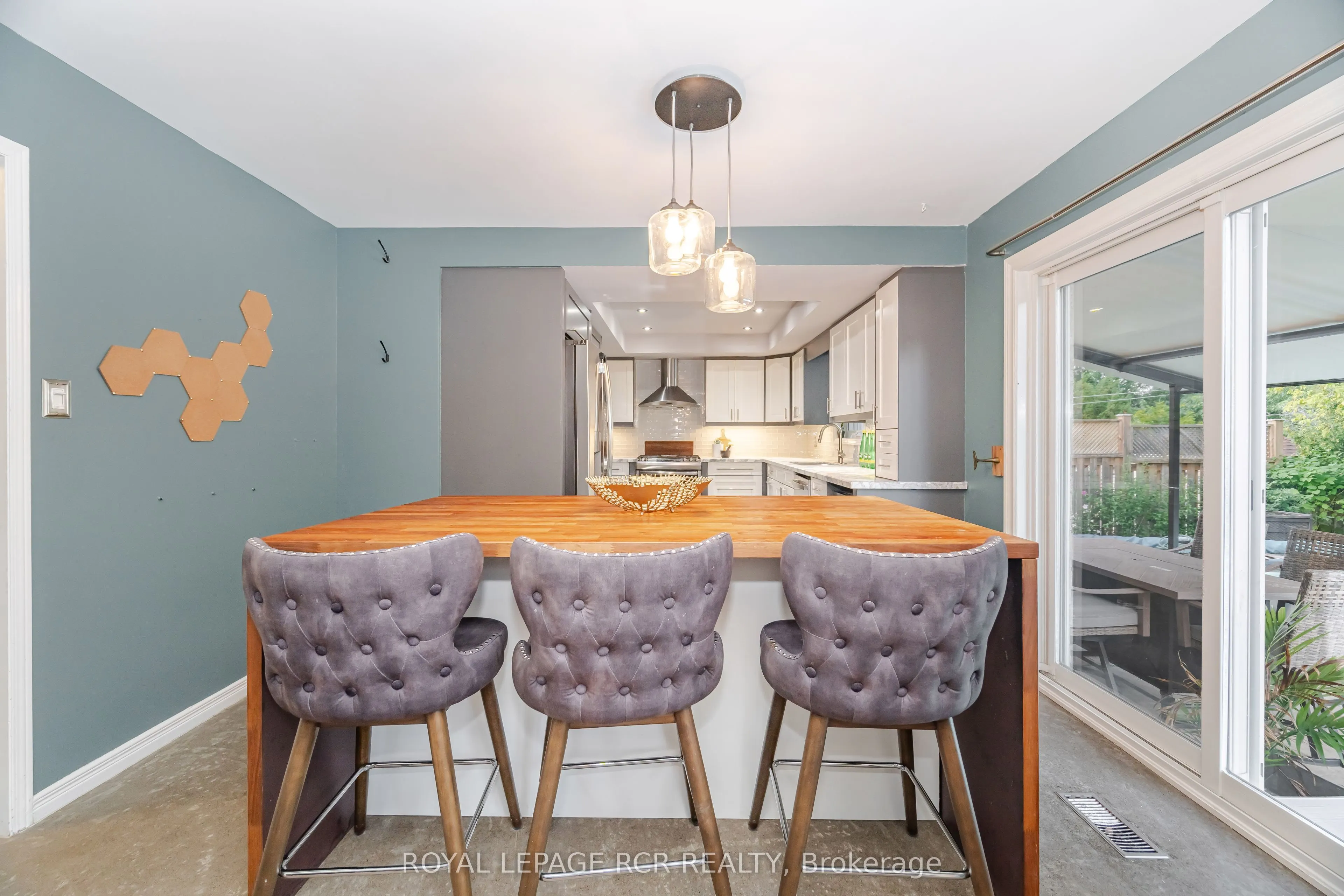 417 Kingsview Drive