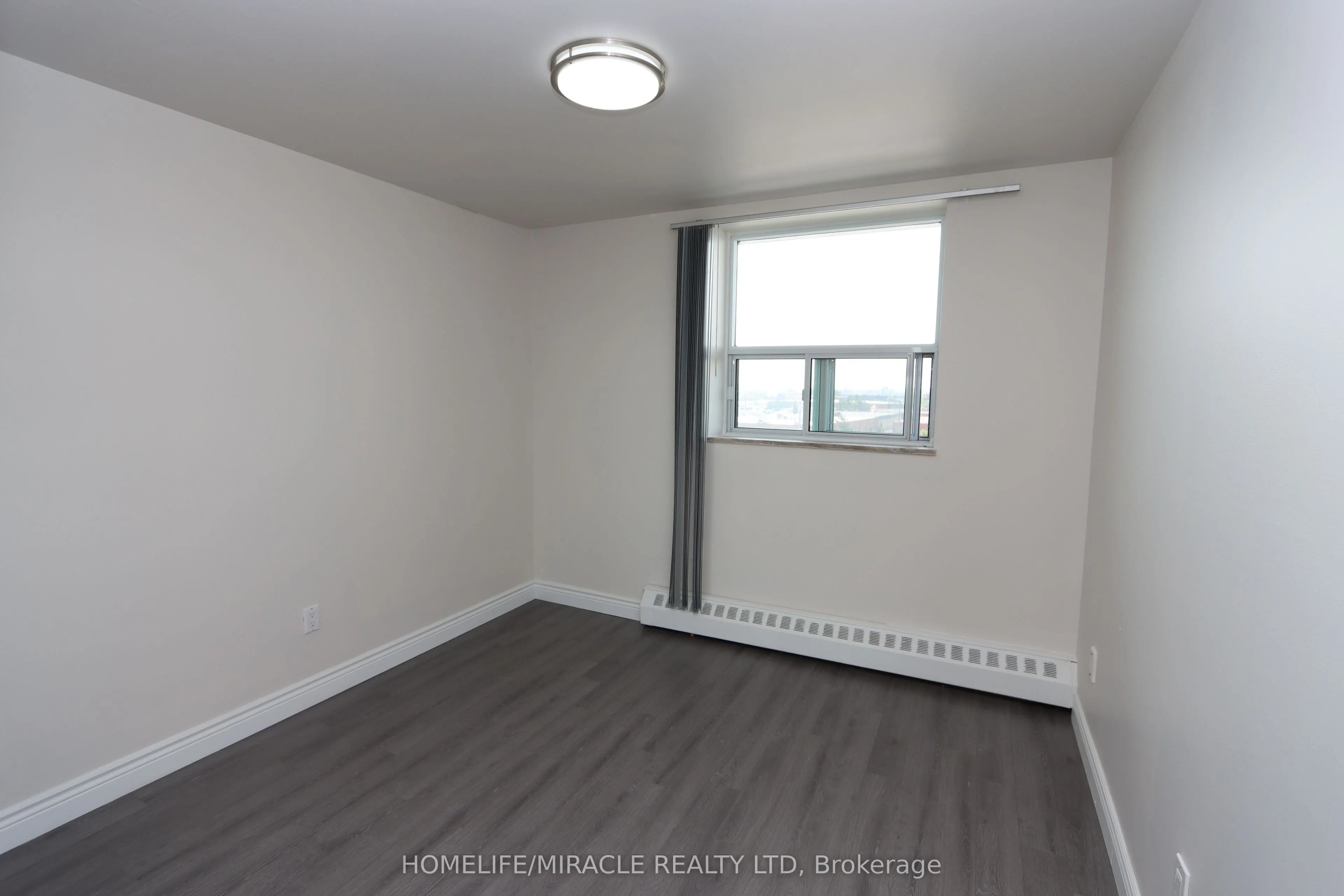 3533 Derry Road E, #608