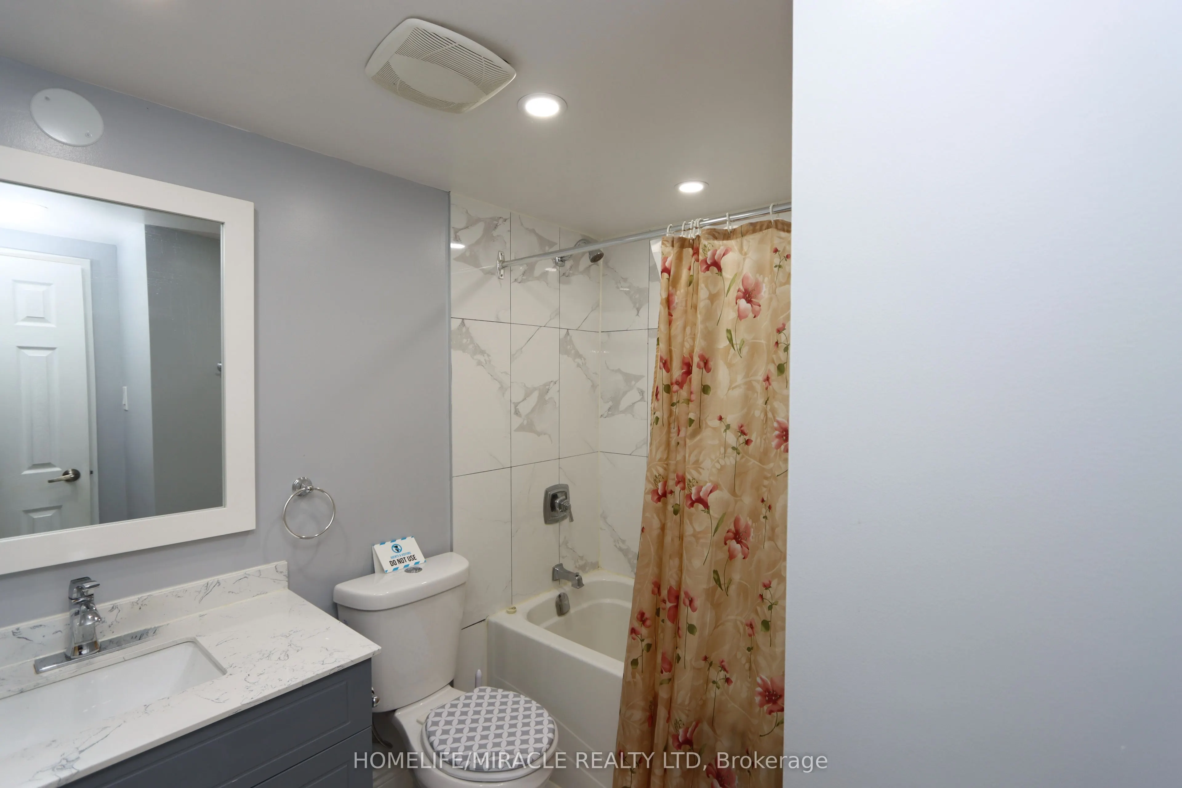 3533 Derry Road E, #608