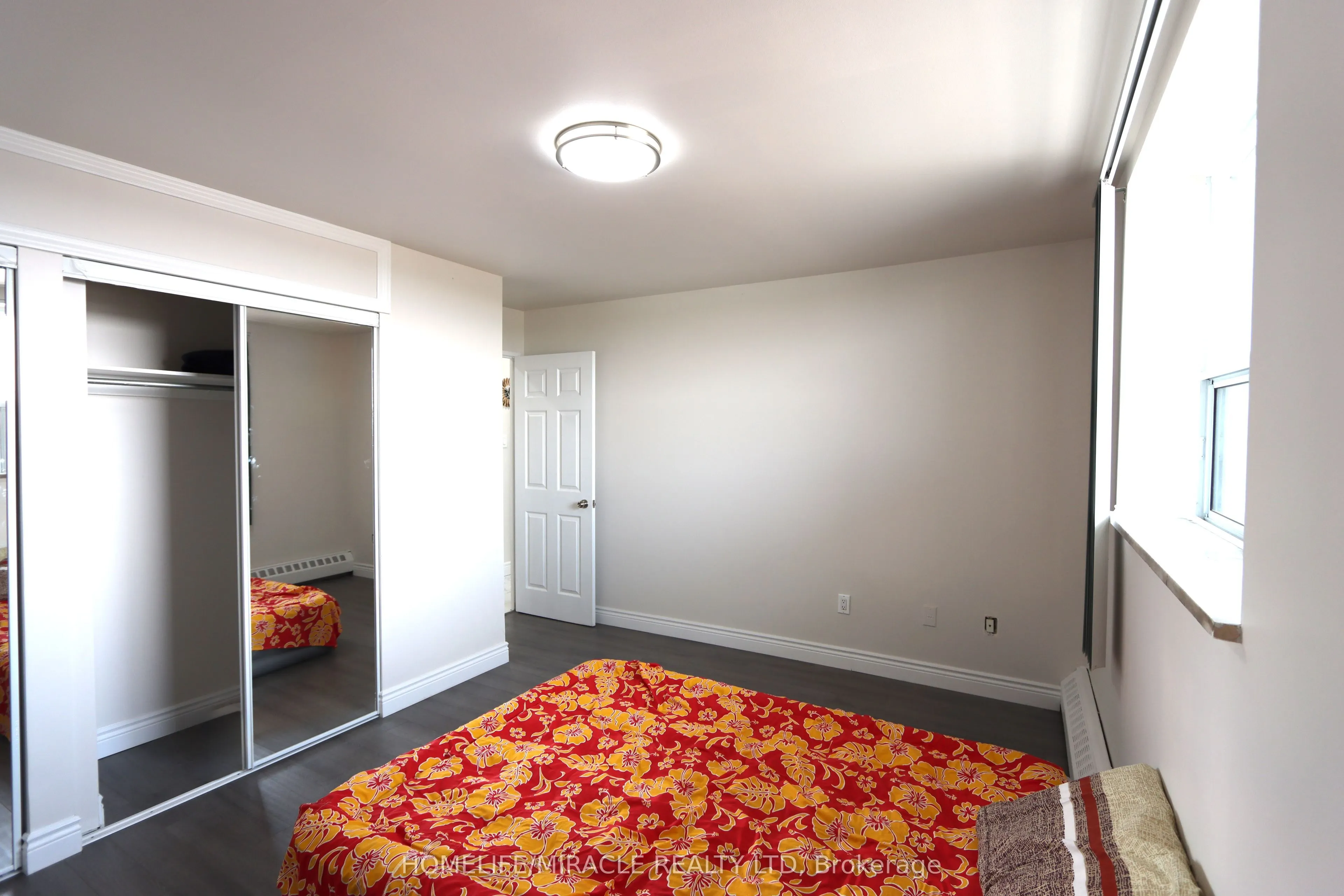3533 Derry Road E, #608