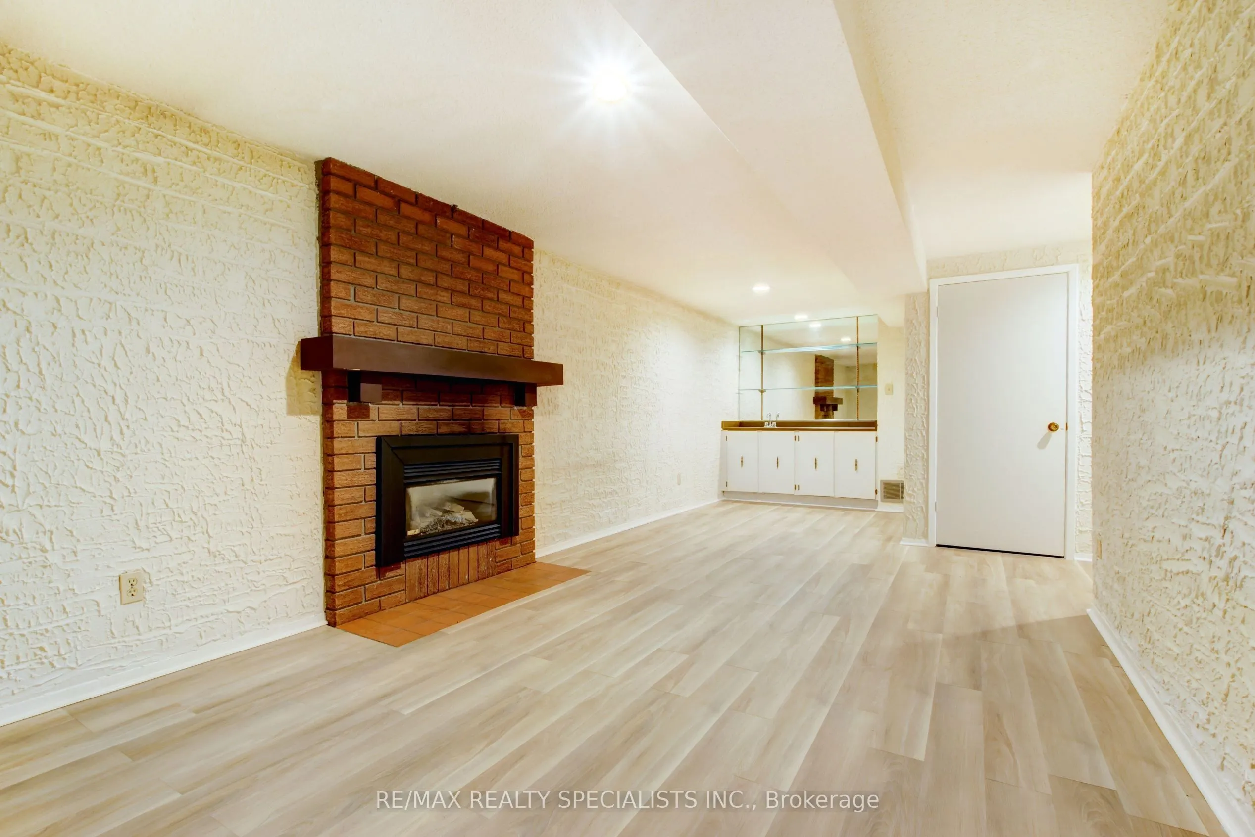 4120 Stonemason Crescent