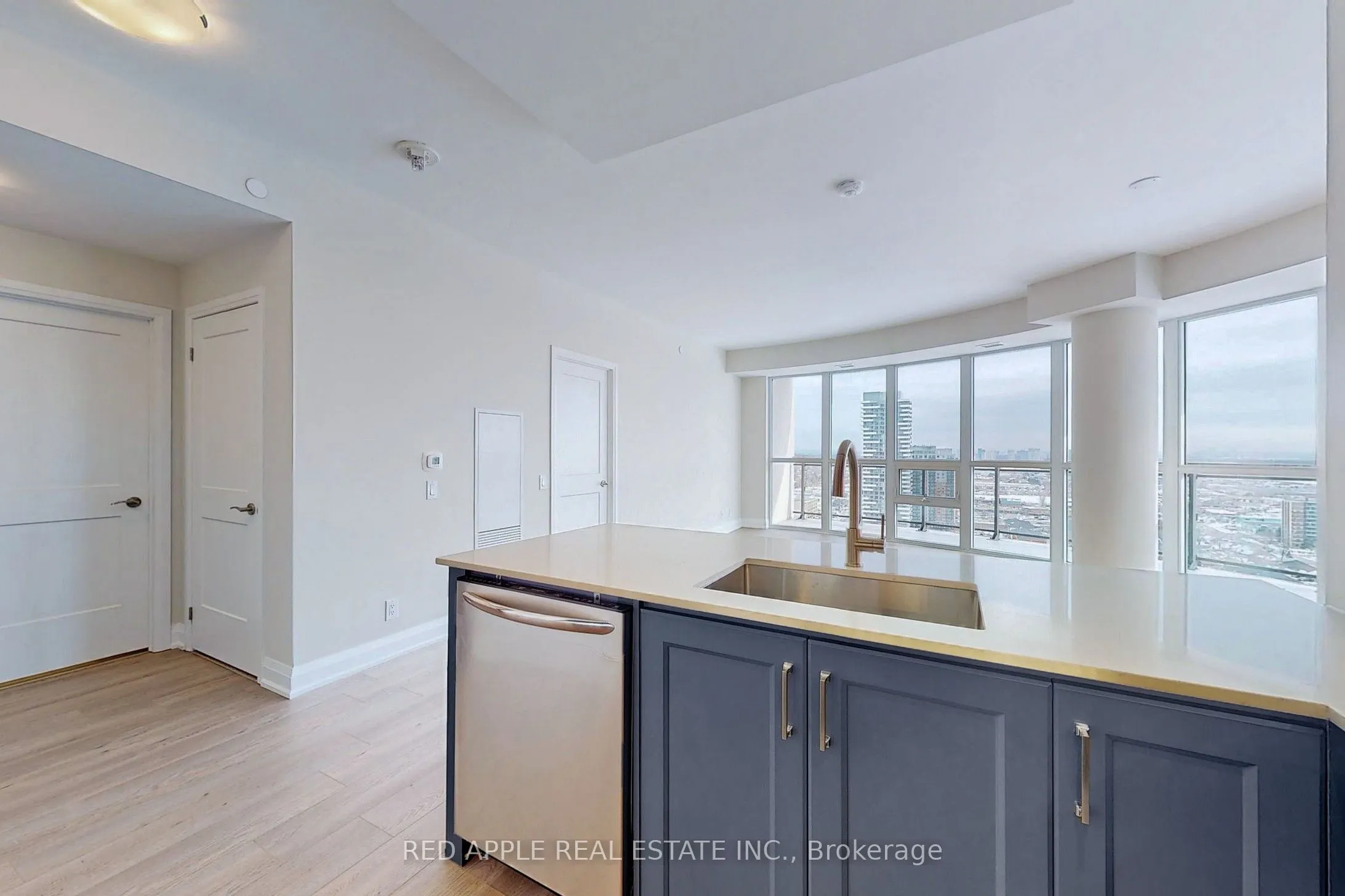 15 Lynch Street, #2203